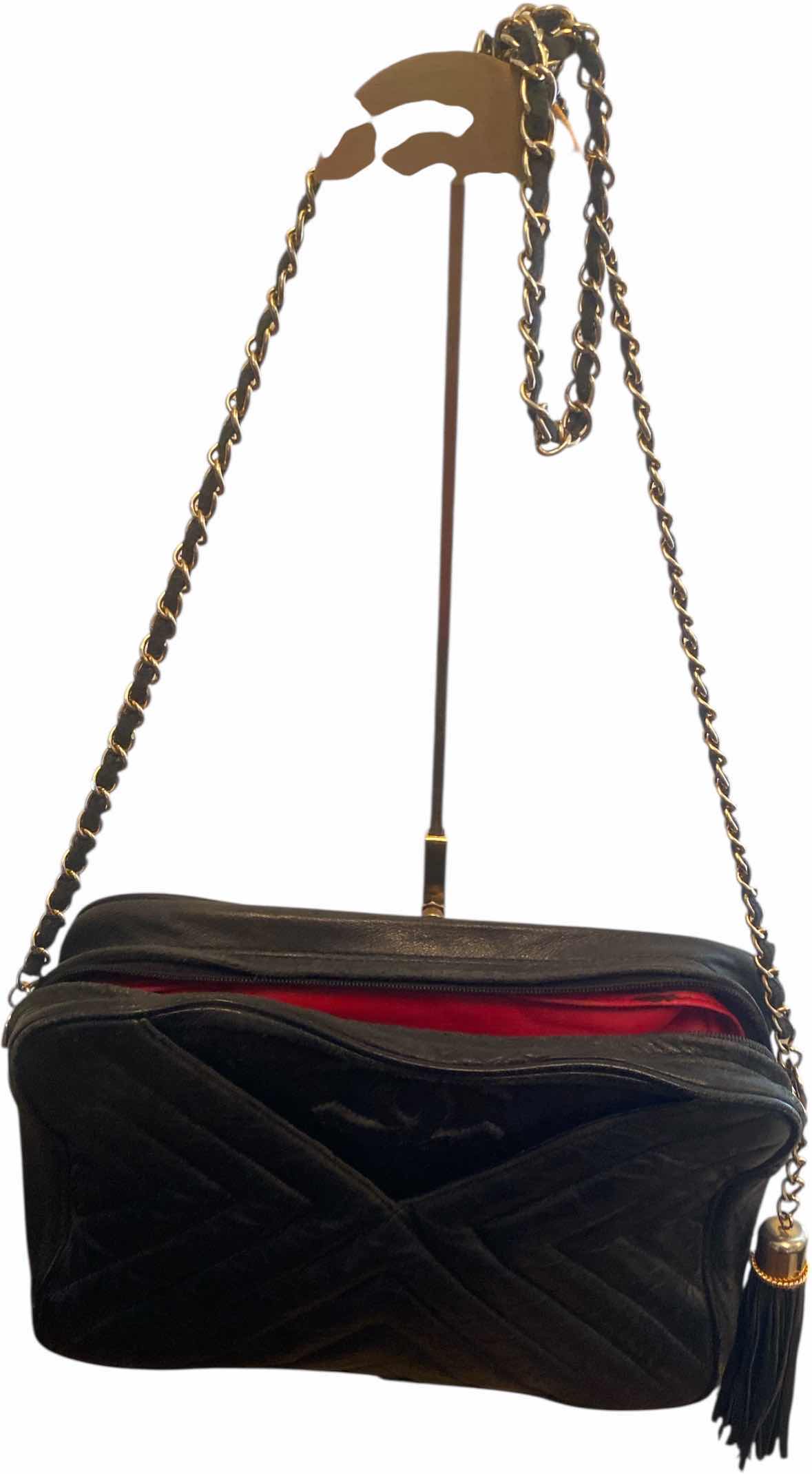 Photo 1 of VINTAGE CHANNEL SHOULDER HANDBAG - LINING REQUIRES REPAIR 11” x 7”