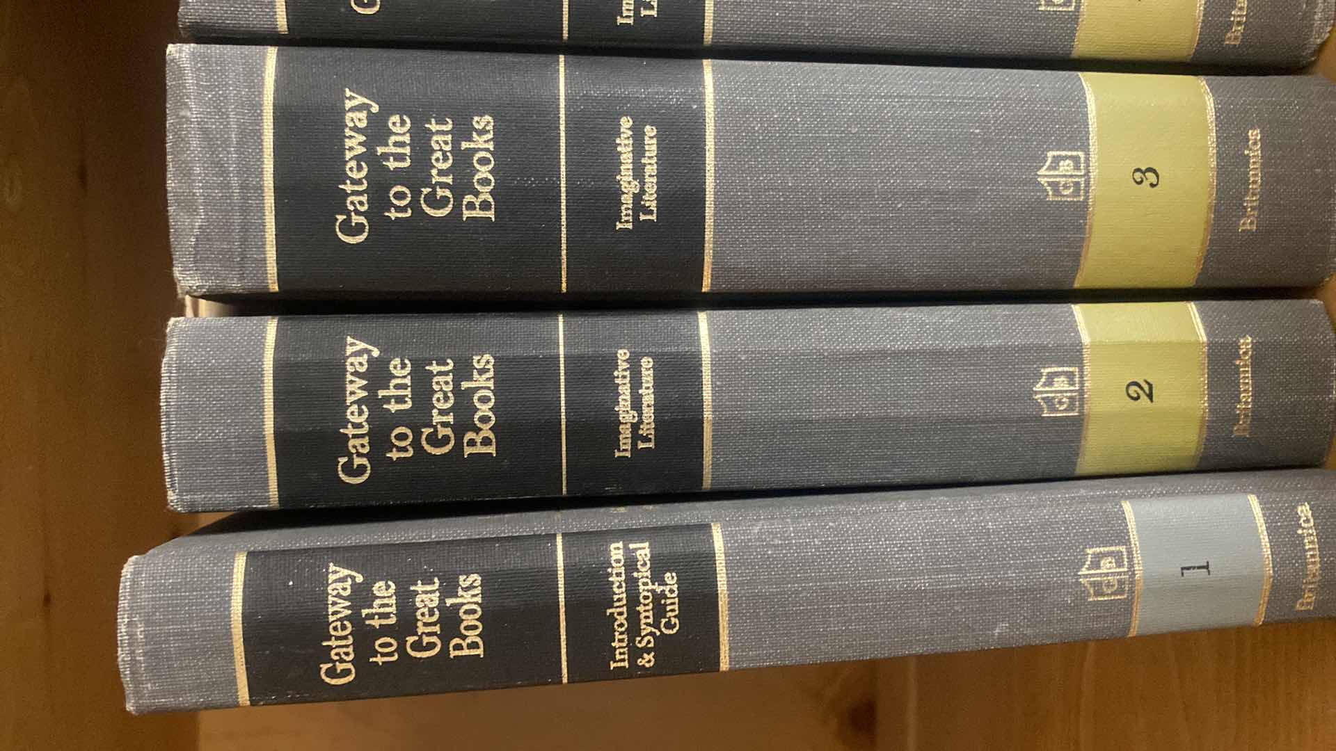 Photo 1 of BOOKS - GATEWAY TO THE GREAT BOOKS VOLUMES 1 to 10