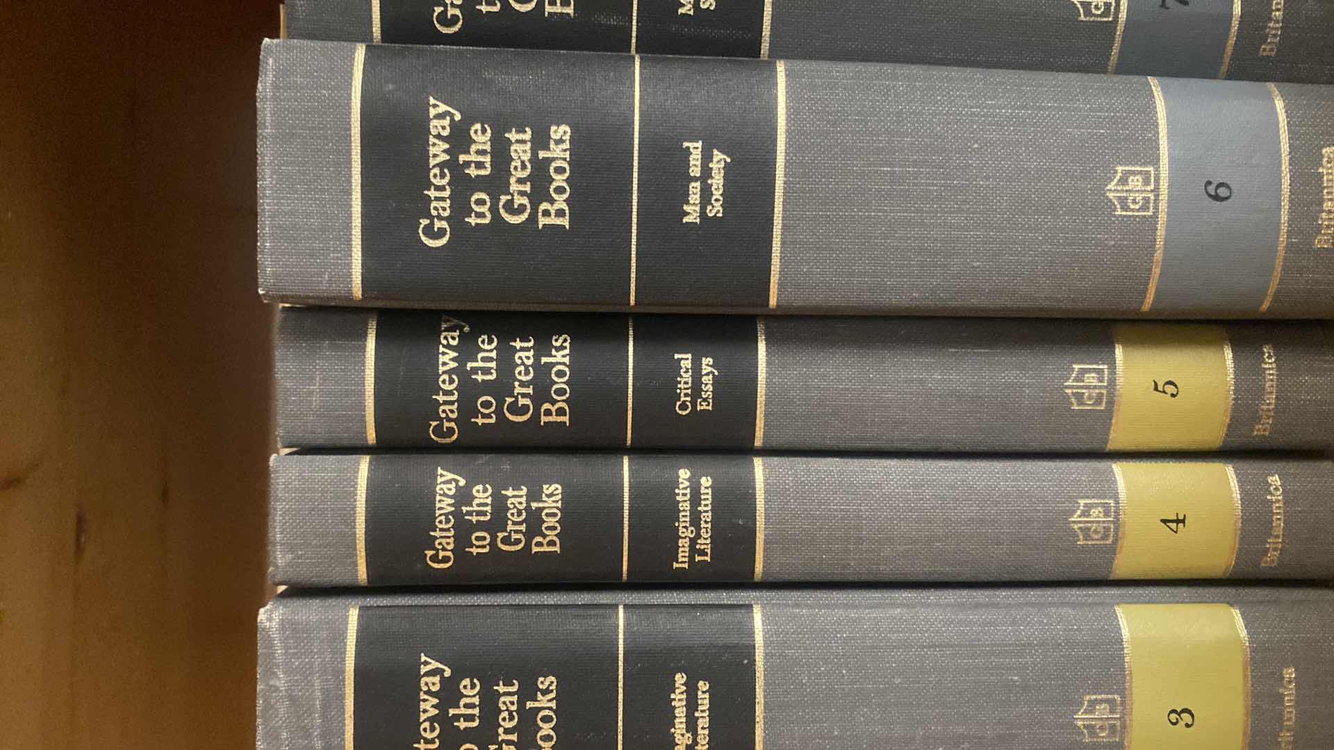 Photo 1 of BOOKS - GATEWAY TO THE GREAT BOOKS VOLUMES 1 to 10