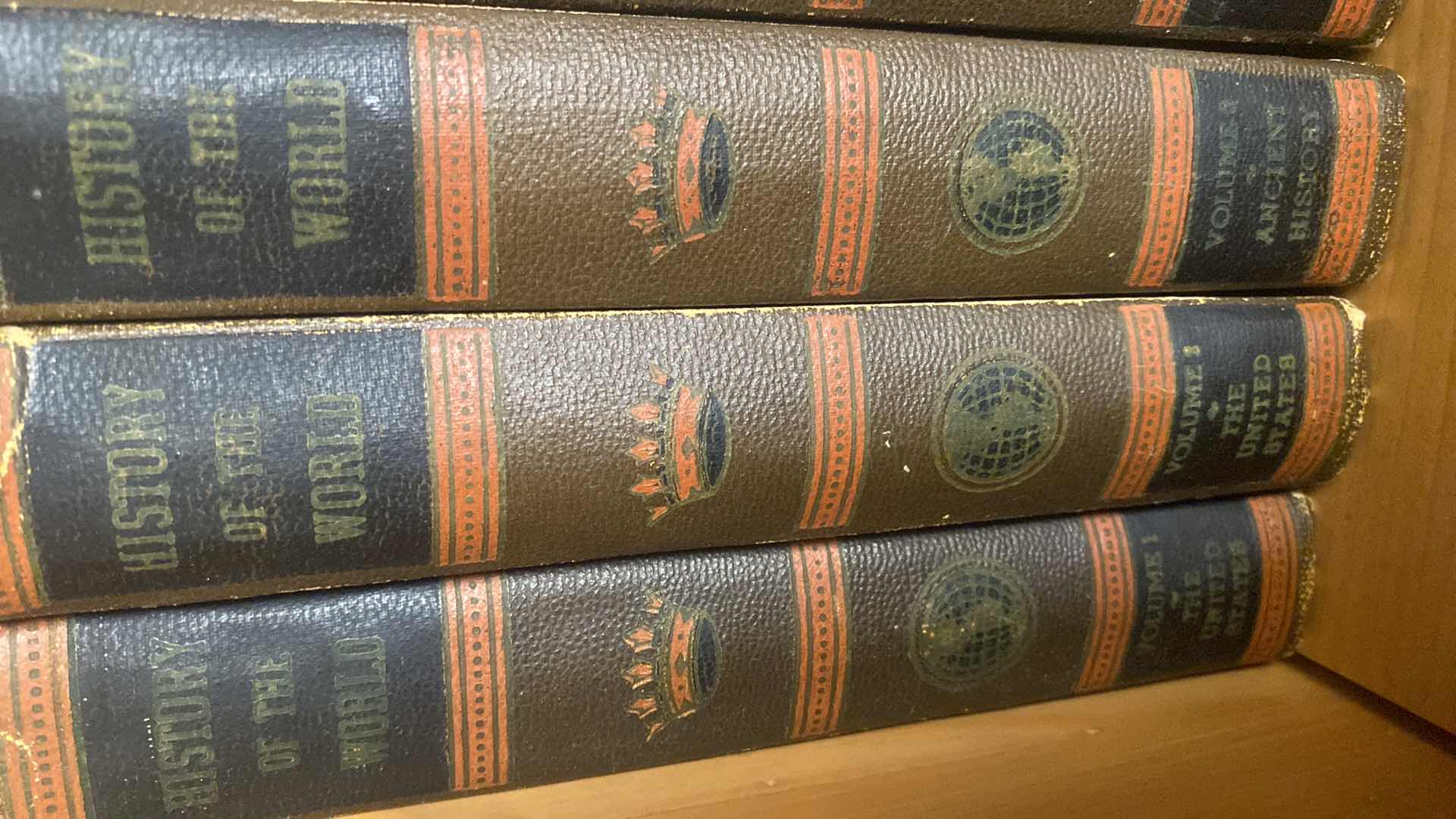 Photo 1 of BOOKS - HISTORY OF THE WORLD VOLUMES 1 to 5