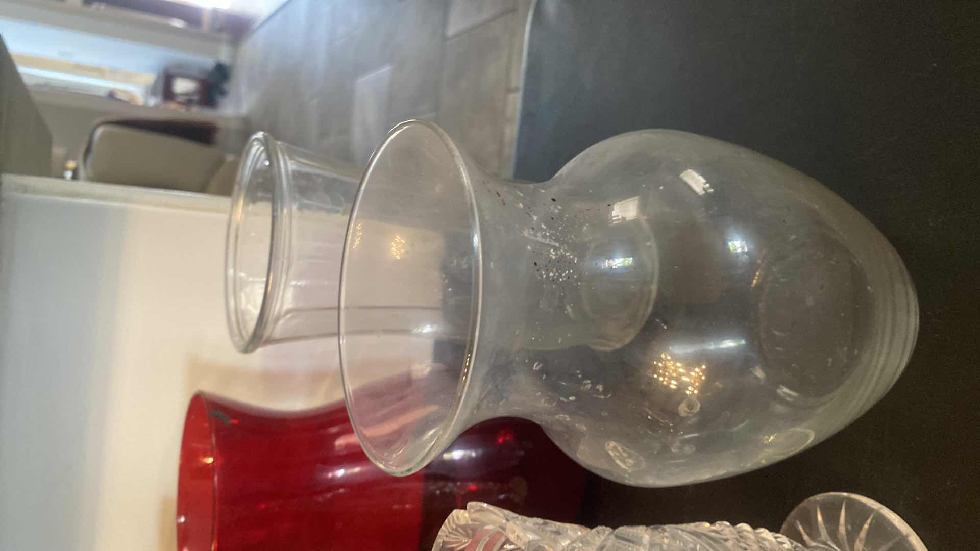 Photo 1 of 5 - VASES & 1 CANDLE HURRICANE H12”