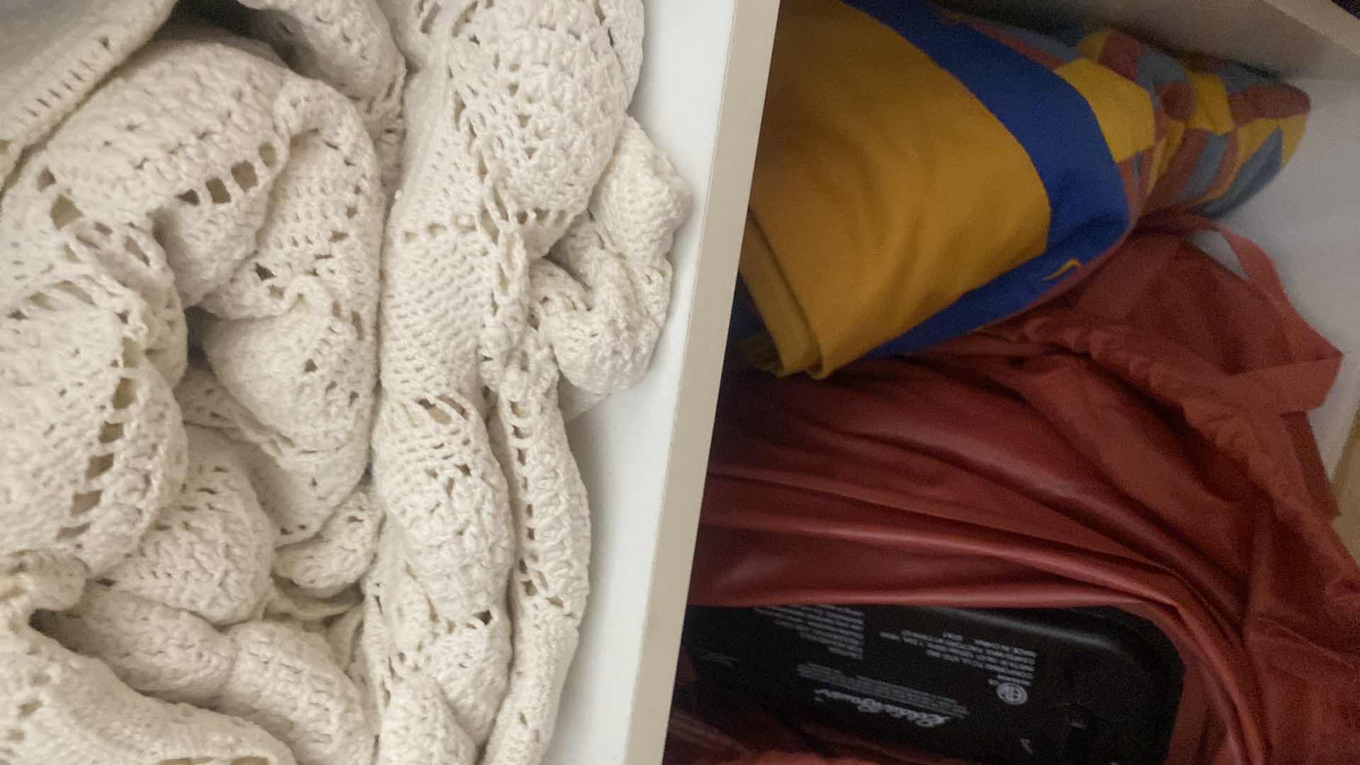 Photo 1 of 5 - SHELFS LINENS - PILLOWS, AIR BED & BLANKETS QUILTS