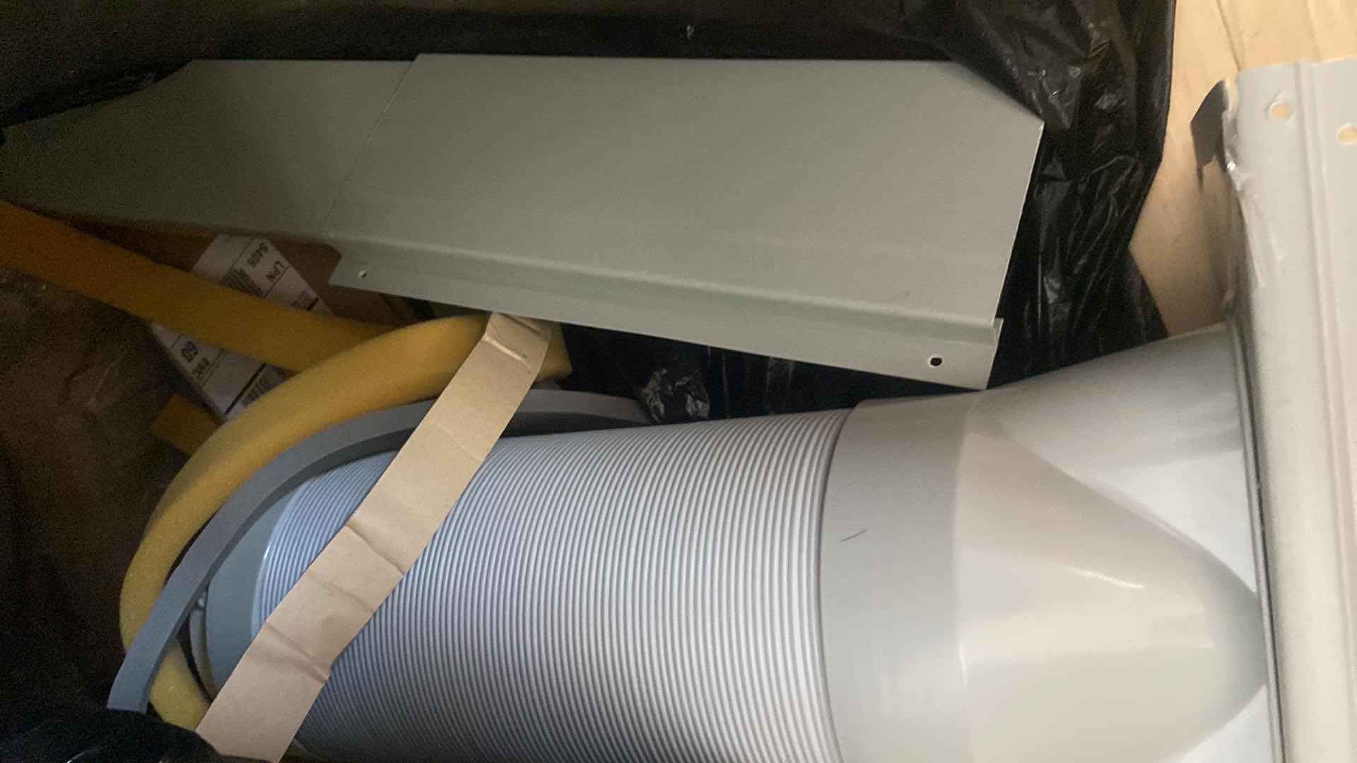 Photo 1 of LG PORTABLE AC