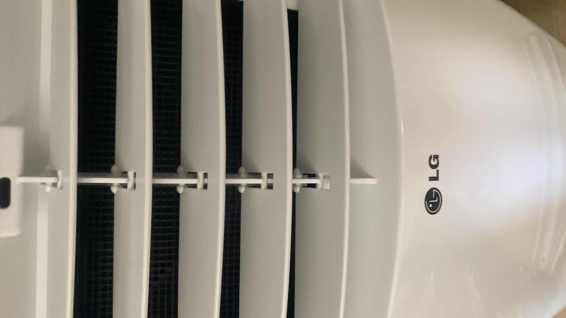 Photo 1 of LG PORTABLE AC