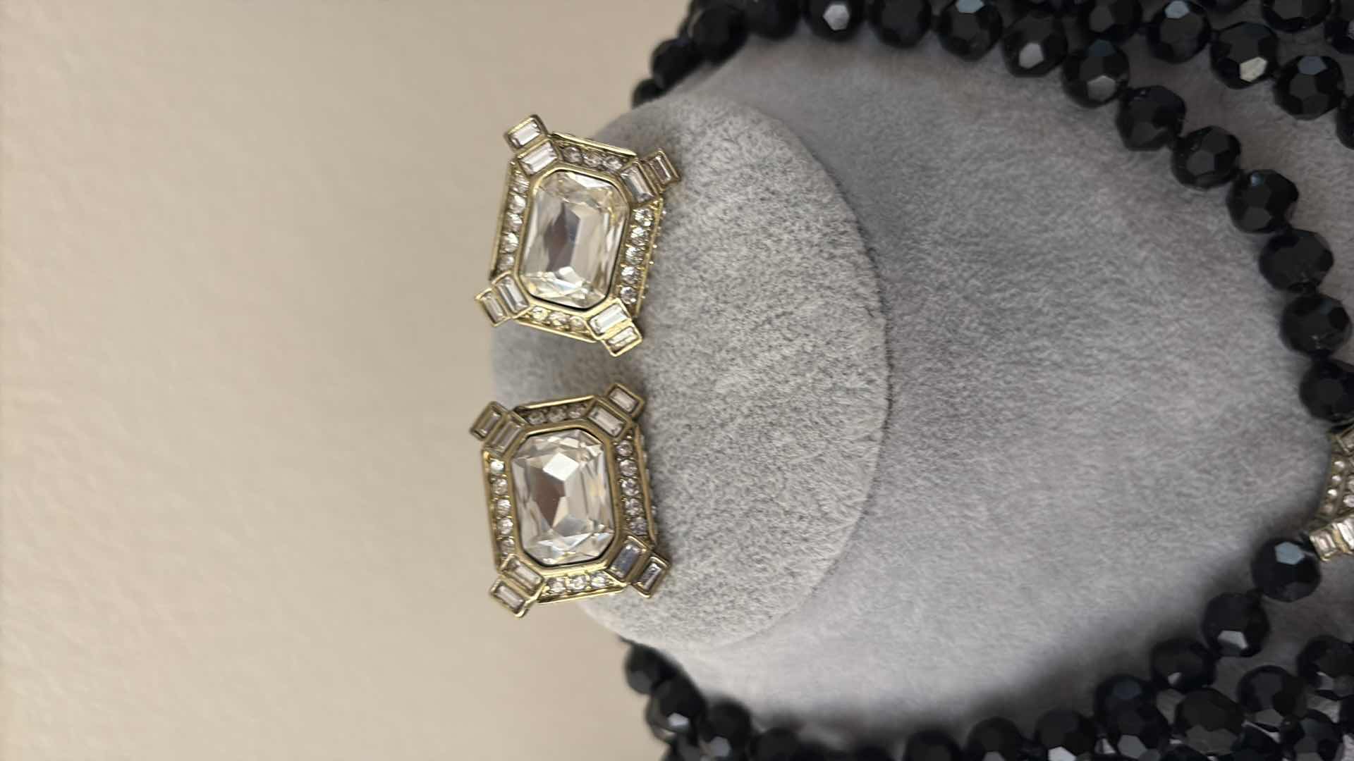 Photo 1 of HEIDI DAUS COSTUME JEWELRY NECKLACE WITH EARRINGS