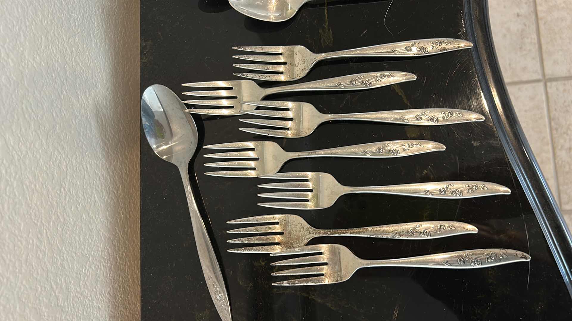 Photo 1 of 39 PC STAINLESS SILVERWARE