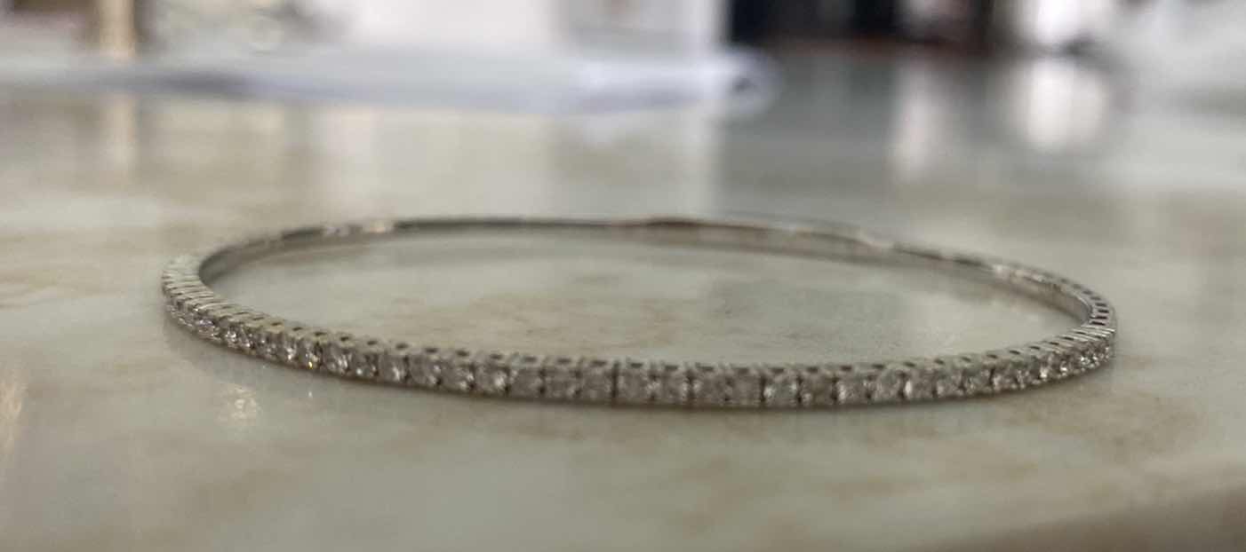 Photo 1 of 14K WHITE GOLD 1cwt DIAMOND FLEX BANGLE BRACELET 5.4 TTL G #2
