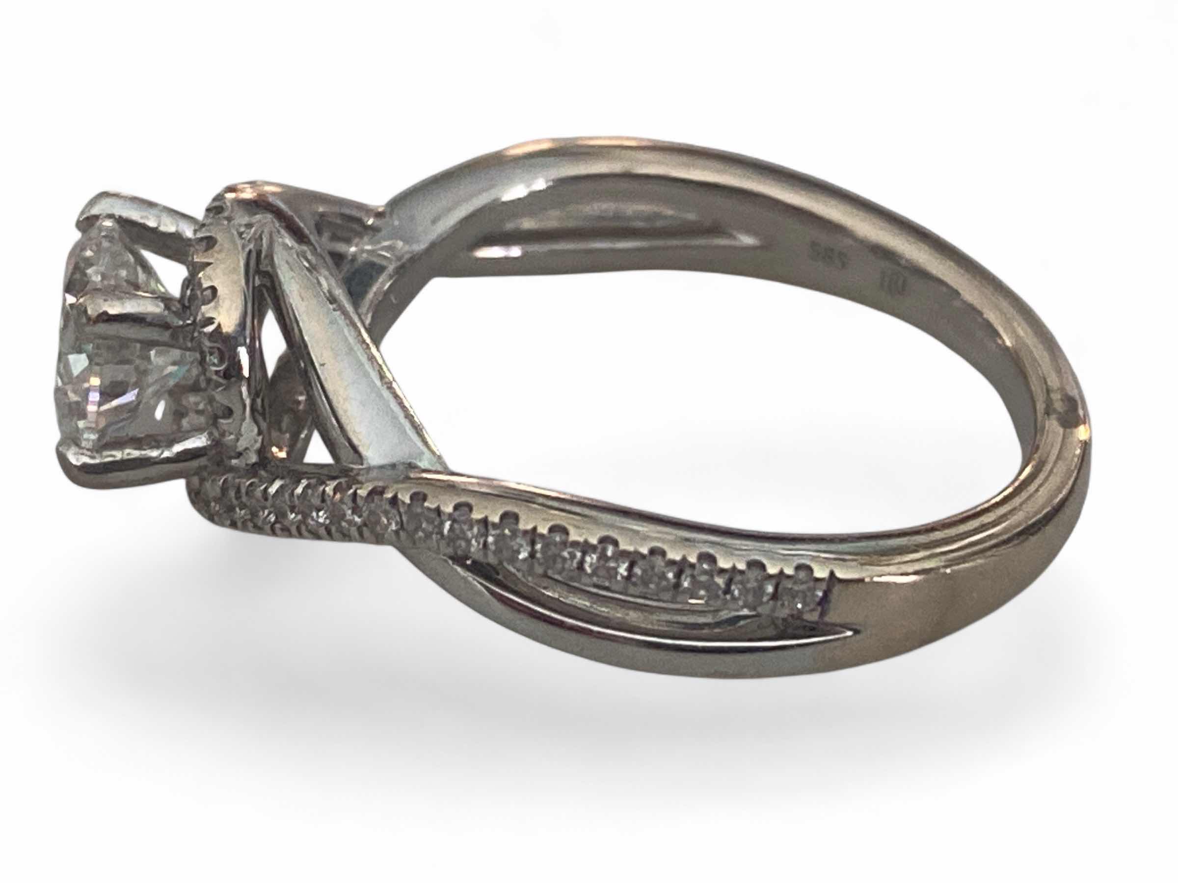 Photo 1 of 14K WHITE GOLD .80cwt CENTER DIAMOND w 0.50 cwt SIDE DIAMOND RING SIZE 6 3/4 4.8G #18B