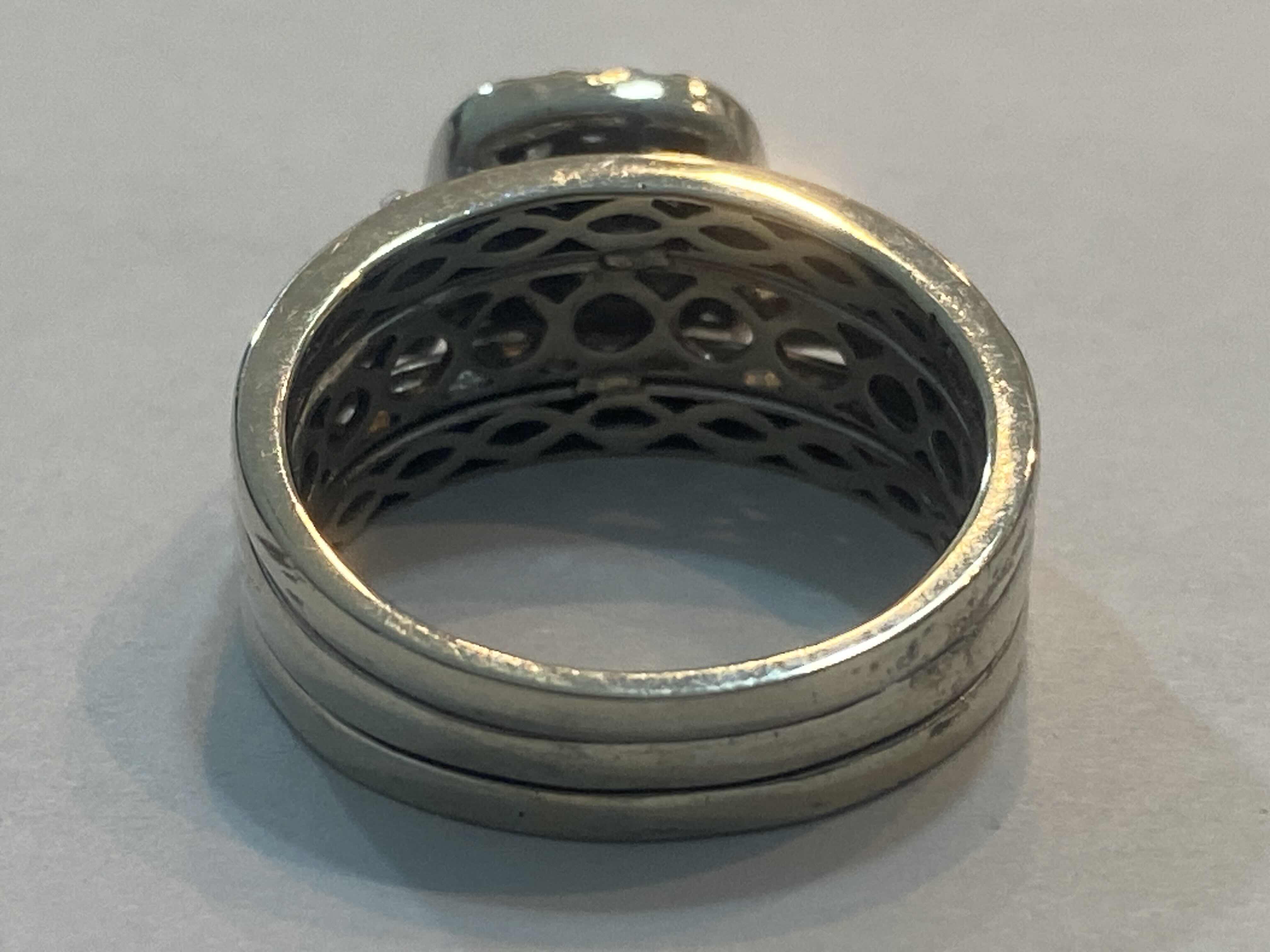 Photo 1 of 10K WHITE GOLD 2ctw DIAMOND RING 7.5G SIZE 7 1/2 #50