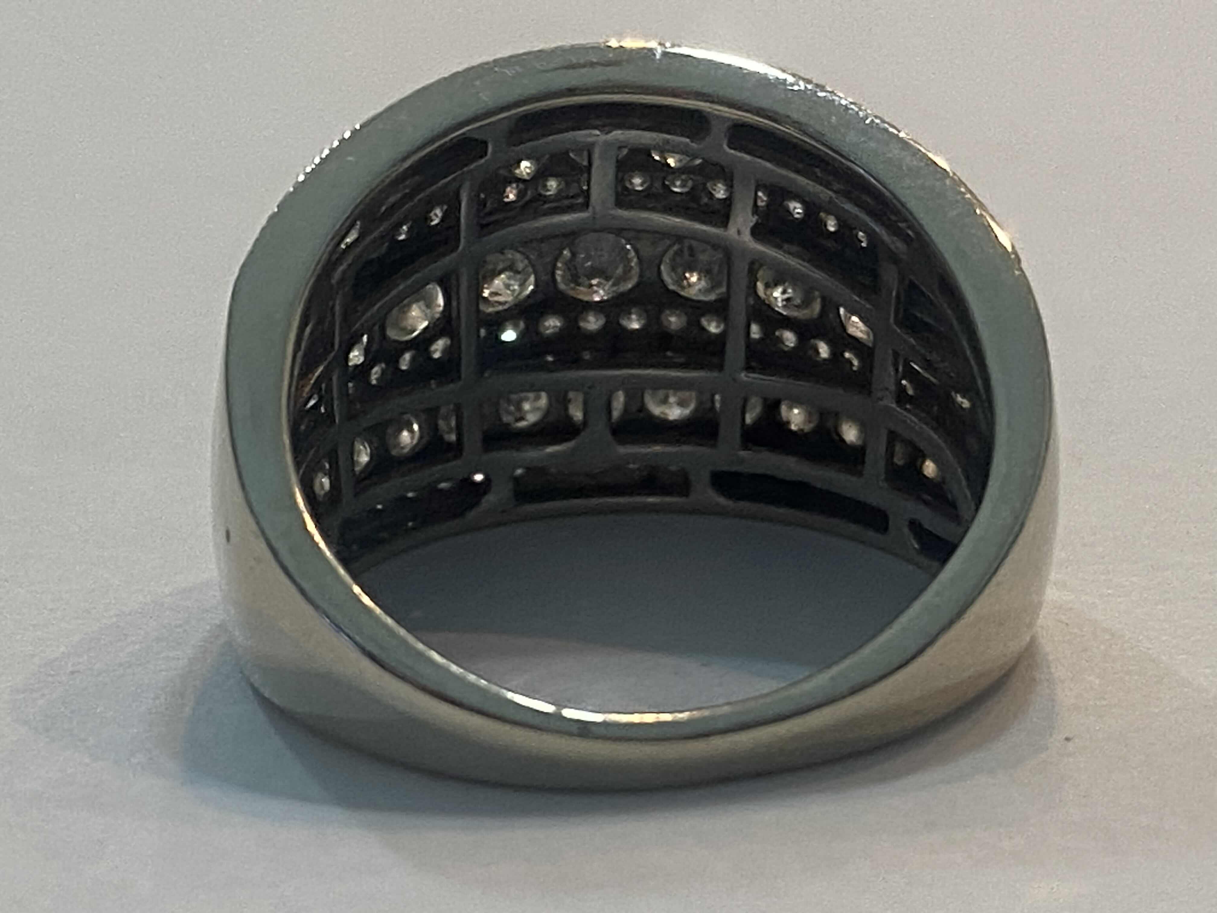 Photo 1 of 10K WHITE GOLD 2ctw DIAMOND RING 5.8G SIZE 7 #36