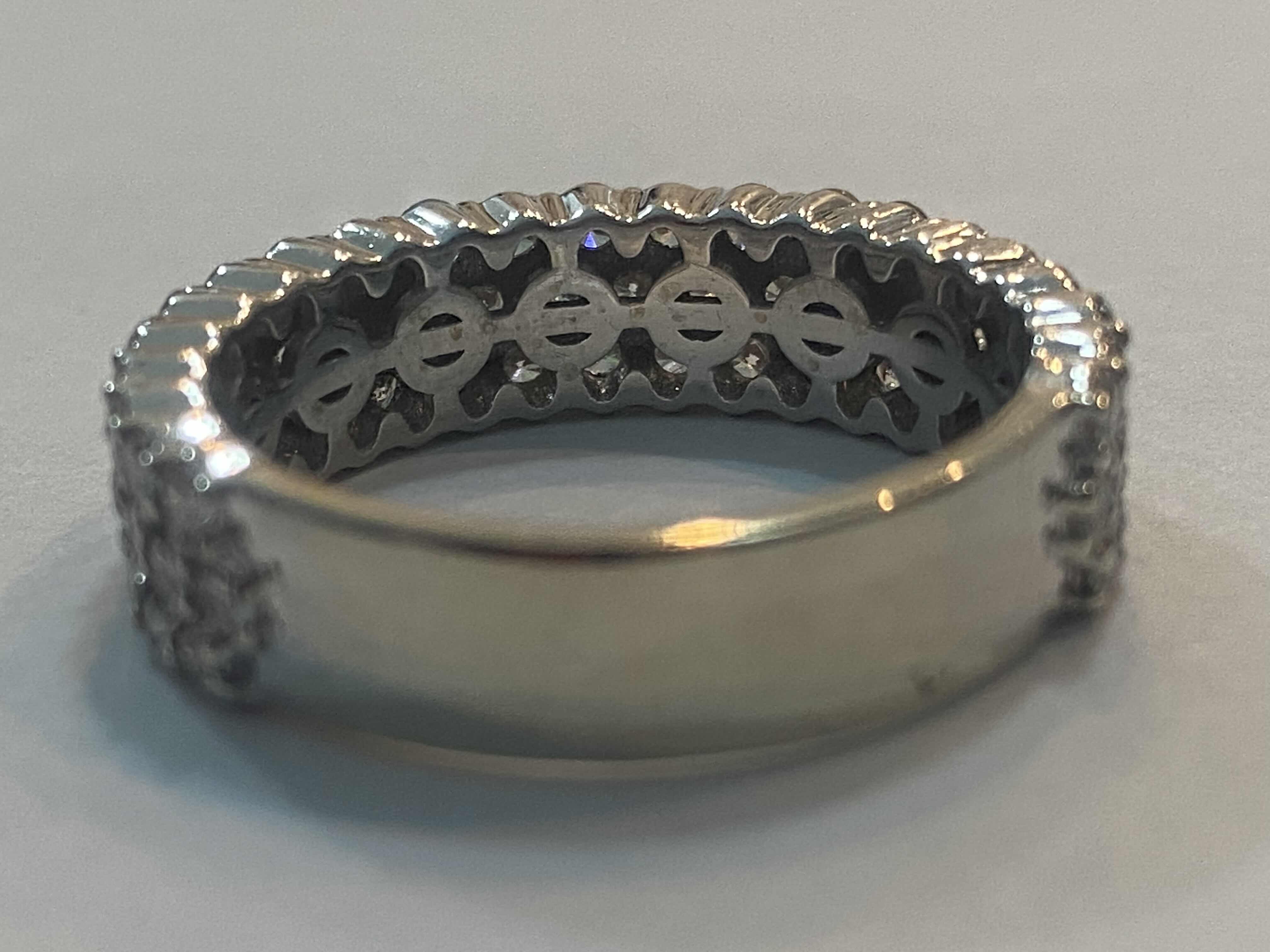 Photo 1 of 10K WHITE GOLD 2ctw DIAMOND RING 5G SIZE 8 1/2 #35