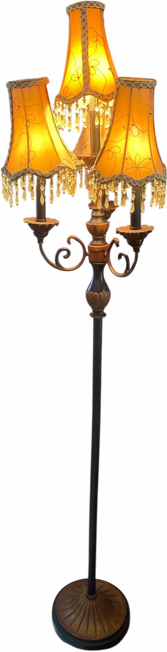 Photo 1 of METAL FLOOR LAMP H66”
