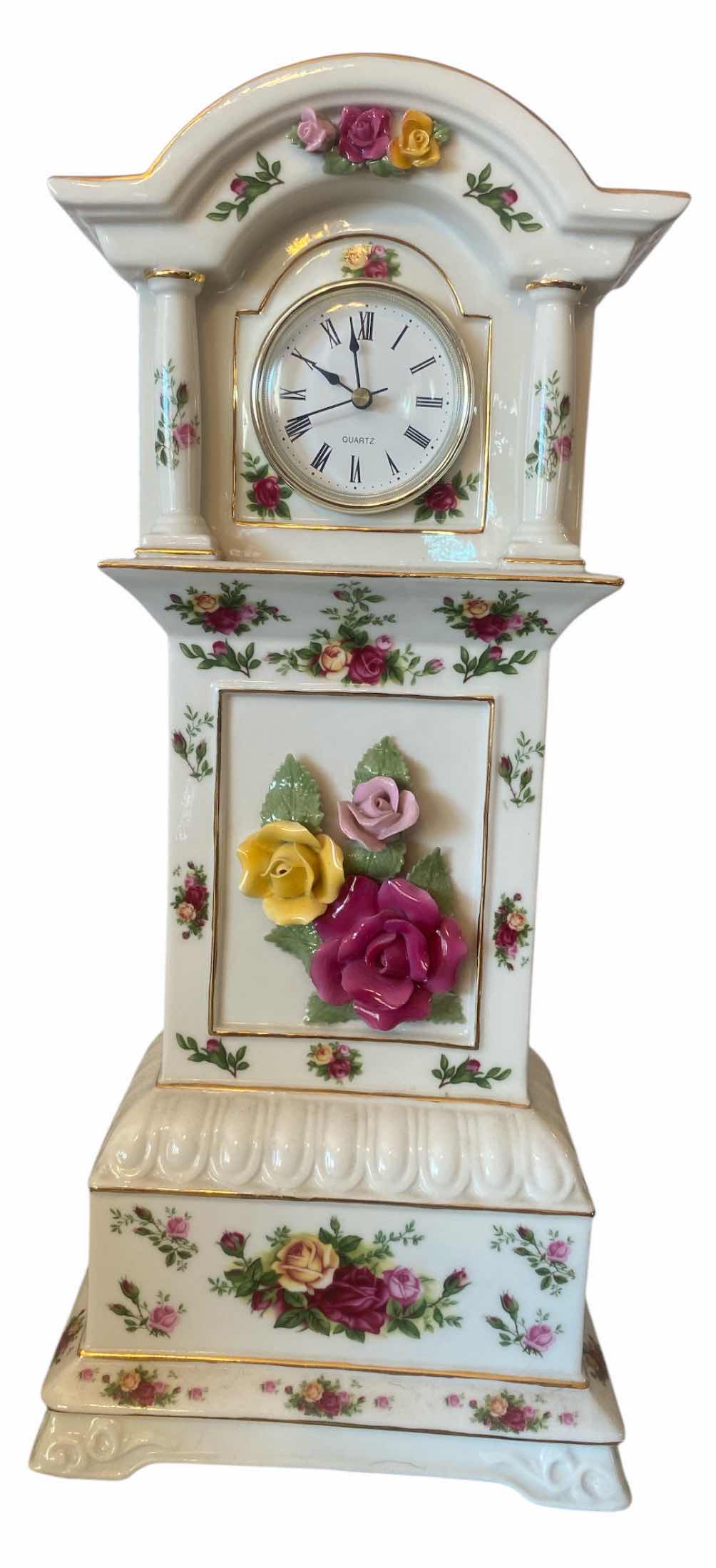 Photo 1 of ROYAL ALBERT OLD COUNTRY ROSES CLOCK H16”