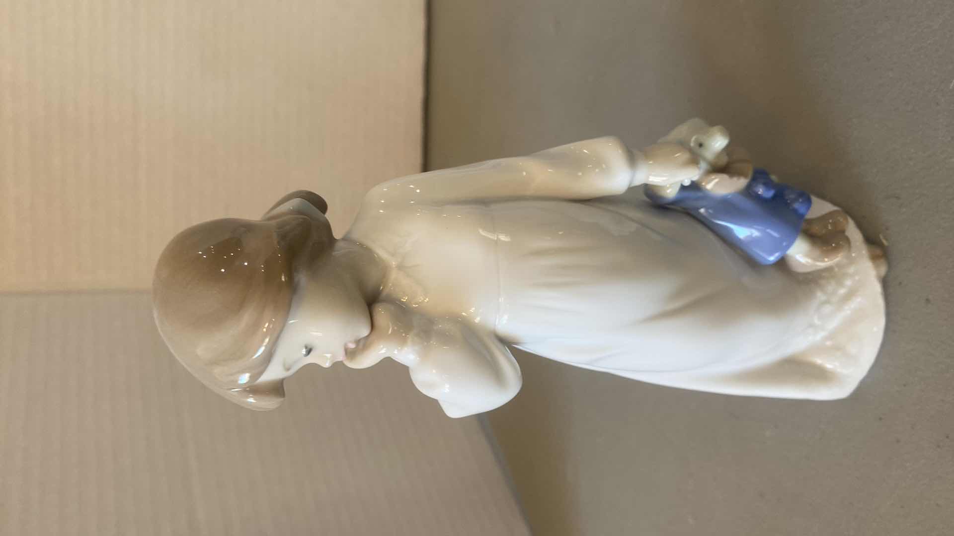Photo 1 of NAO BY LLADRO PORCELAIN FIGURINE GIRL WITH TEDDYBEAR H7 1/2”