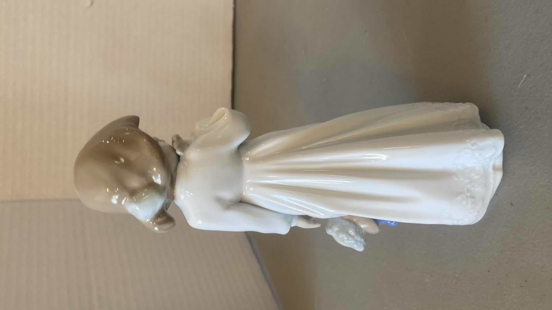 Photo 1 of NAO BY LLADRO PORCELAIN FIGURINE GIRL WITH TEDDYBEAR H7 1/2”