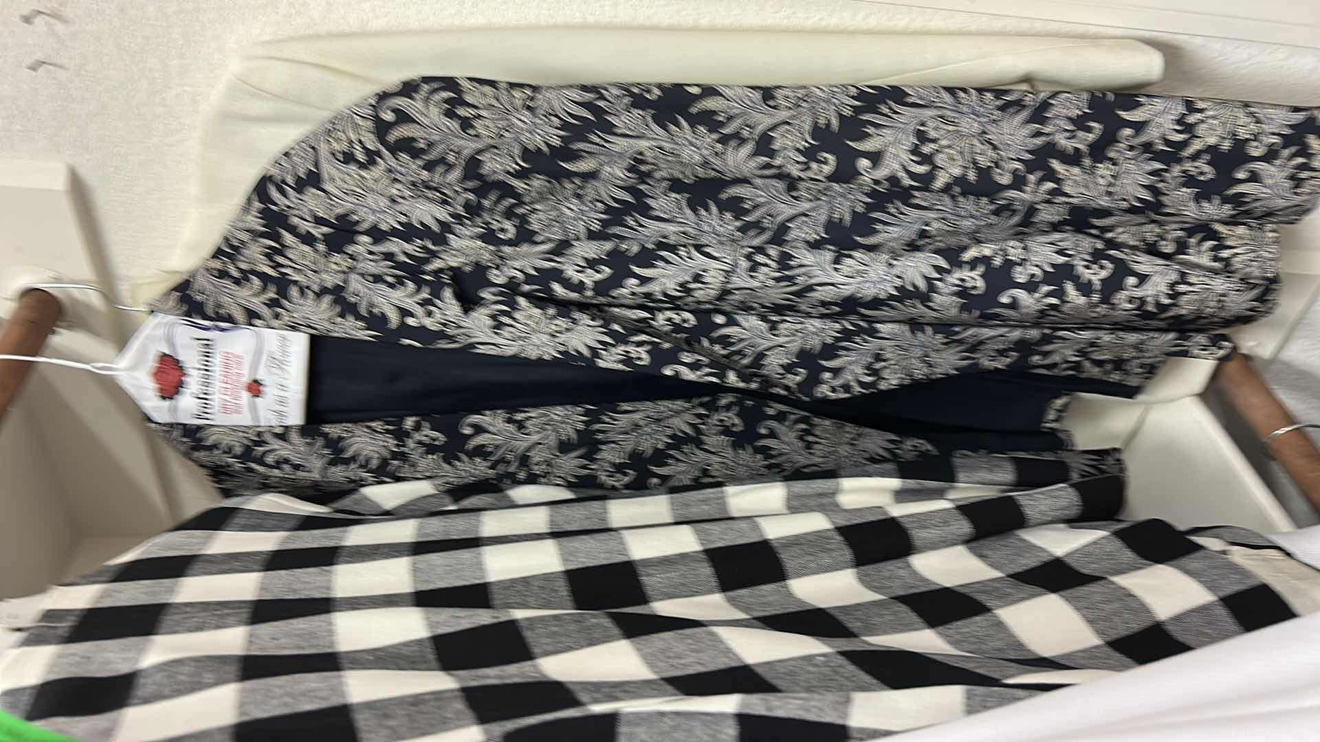 Photo 1 of WOMENSWEAR- 12 - XL XXL WOMENS SUIT JACKETS & MORE