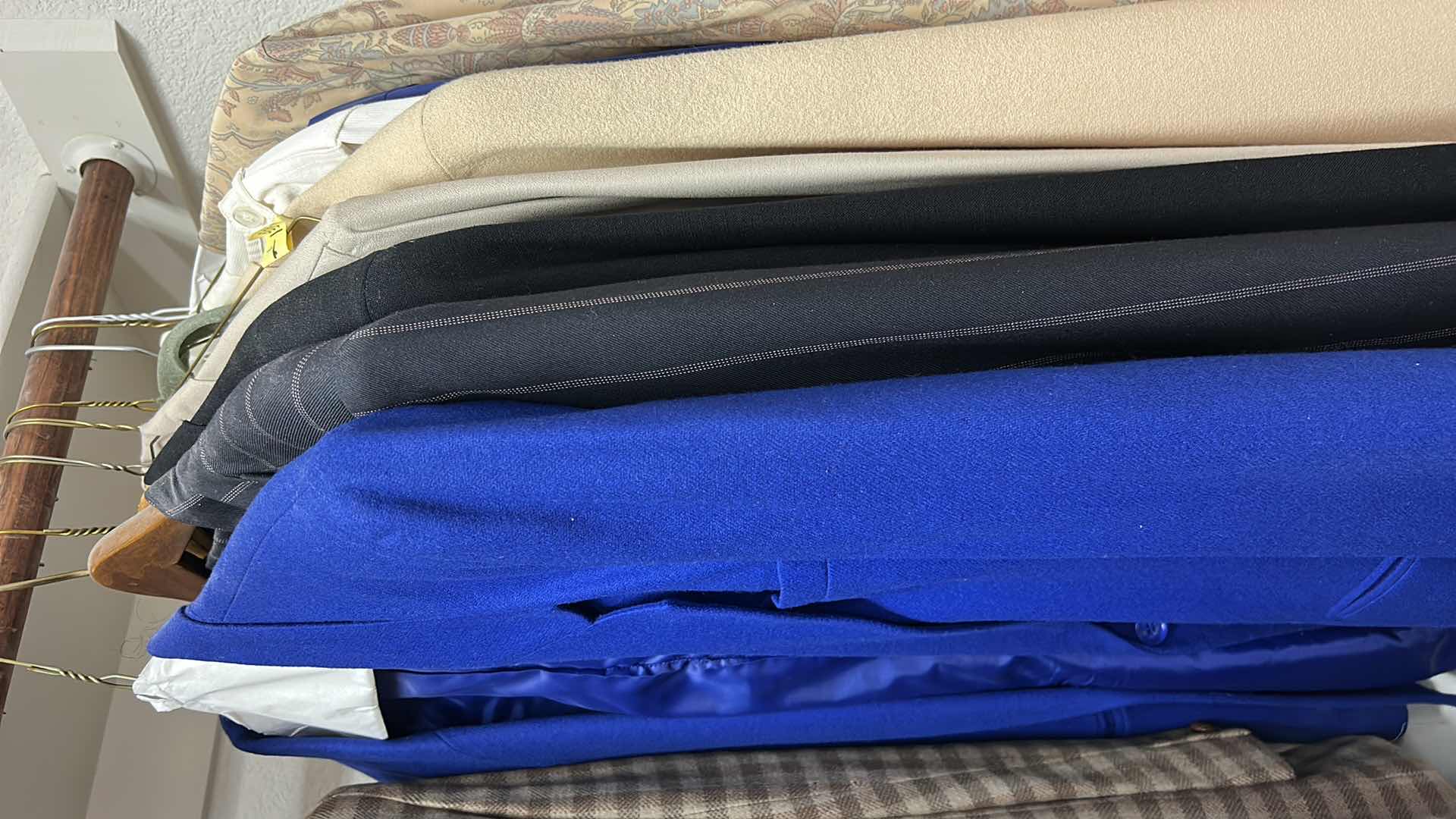 Photo 1 of 25 PCS WOMENSWEAR- XL, XXL