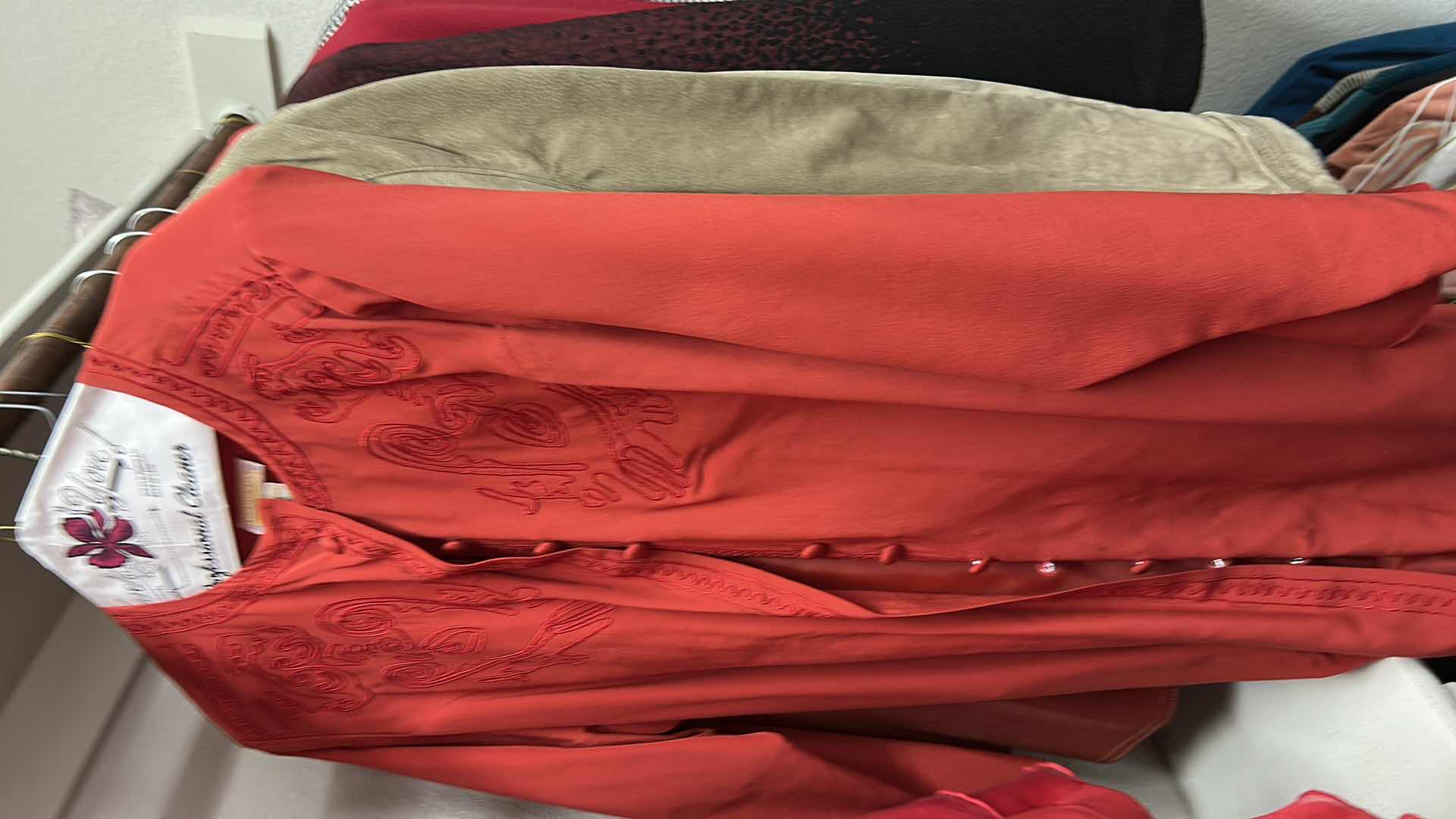 Photo 1 of 25 PCS WOMENSWEAR- XL, XXL