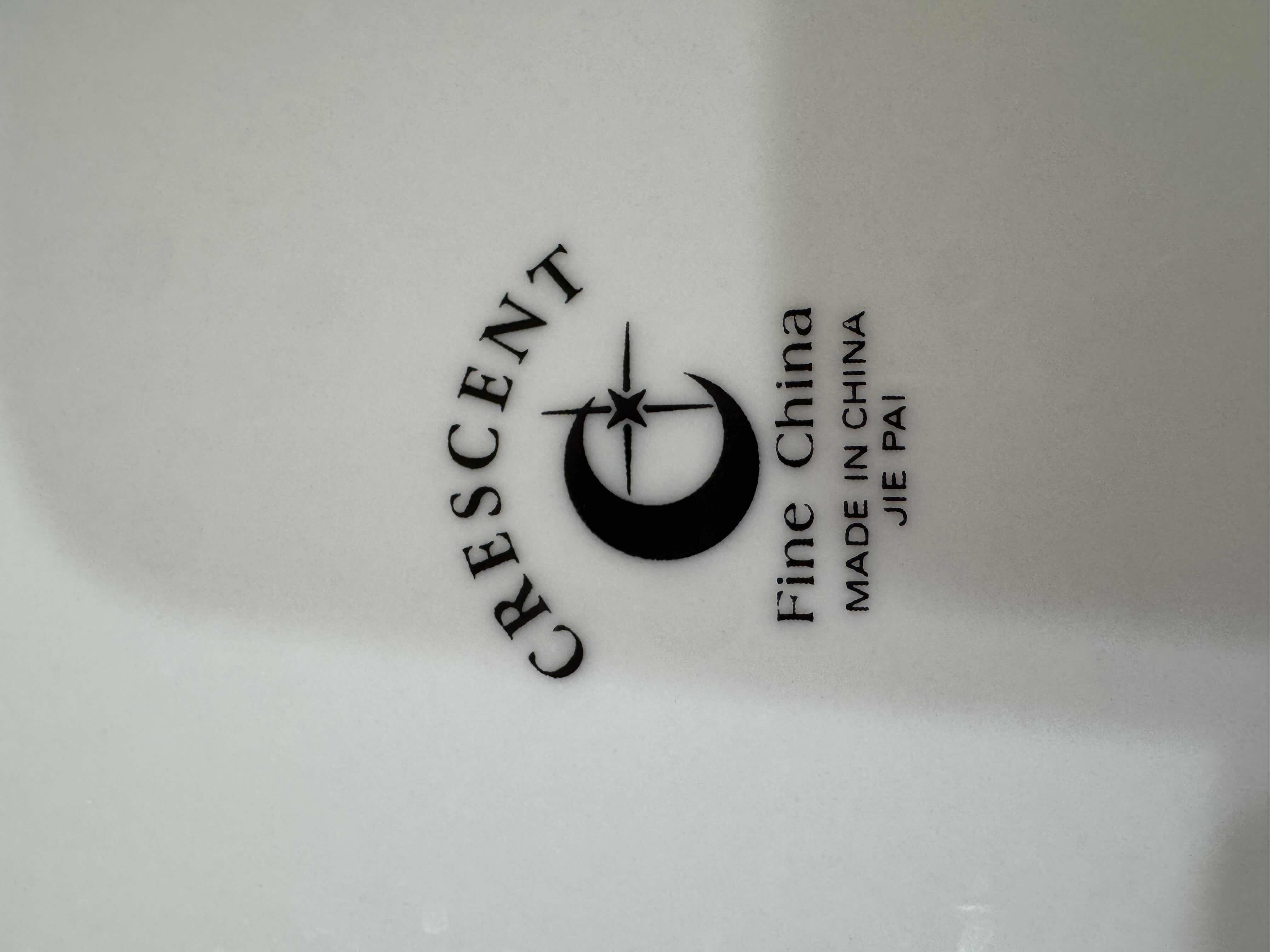 Photo 1 of 12-VINTAGE CRESCENT CHINA DINNER PLATES AND ONE SERVING BOWL
D8”