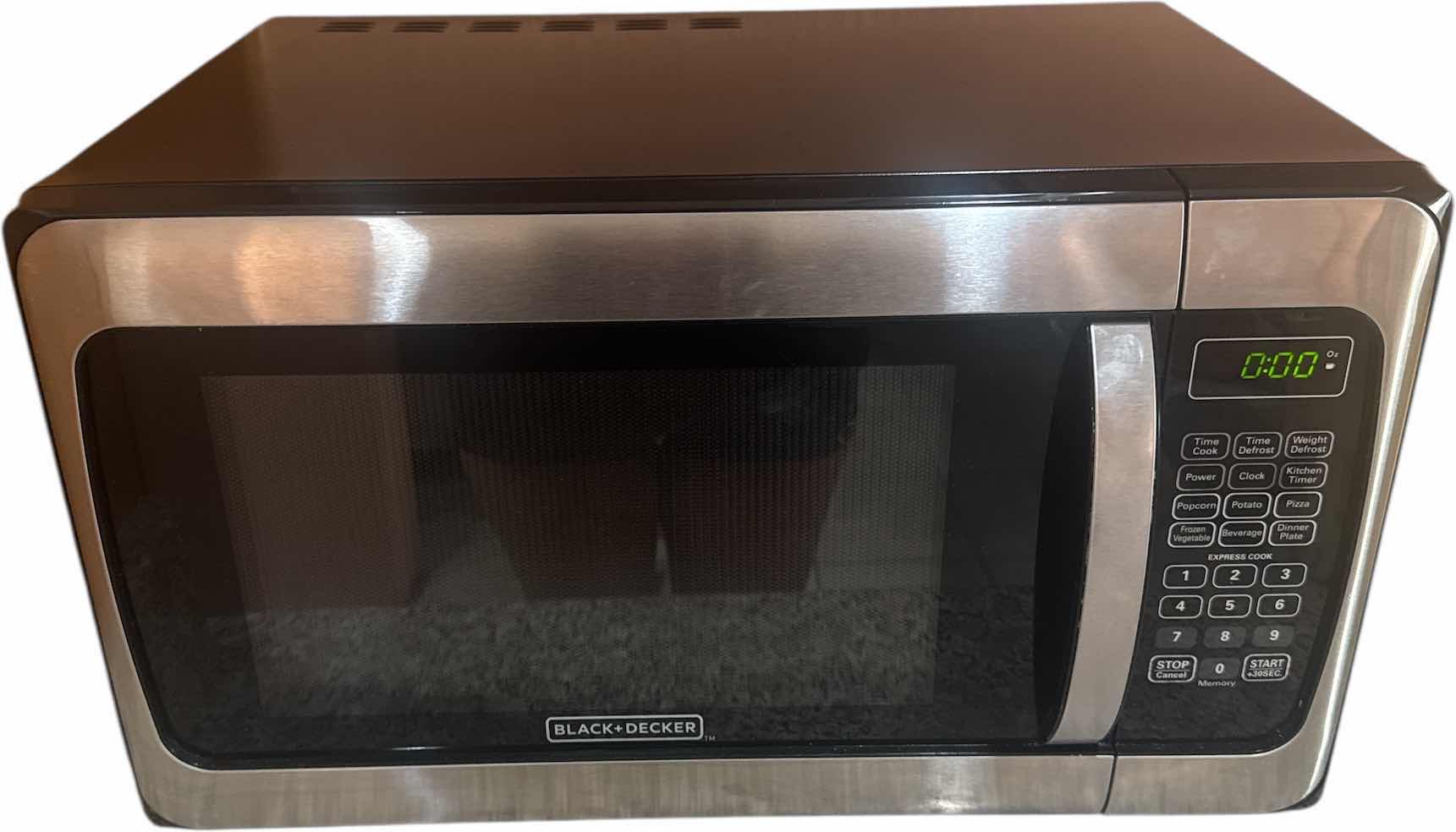 Photo 1 of BLACK AND DECKER MICROWAVE
20” X 14” X H12”