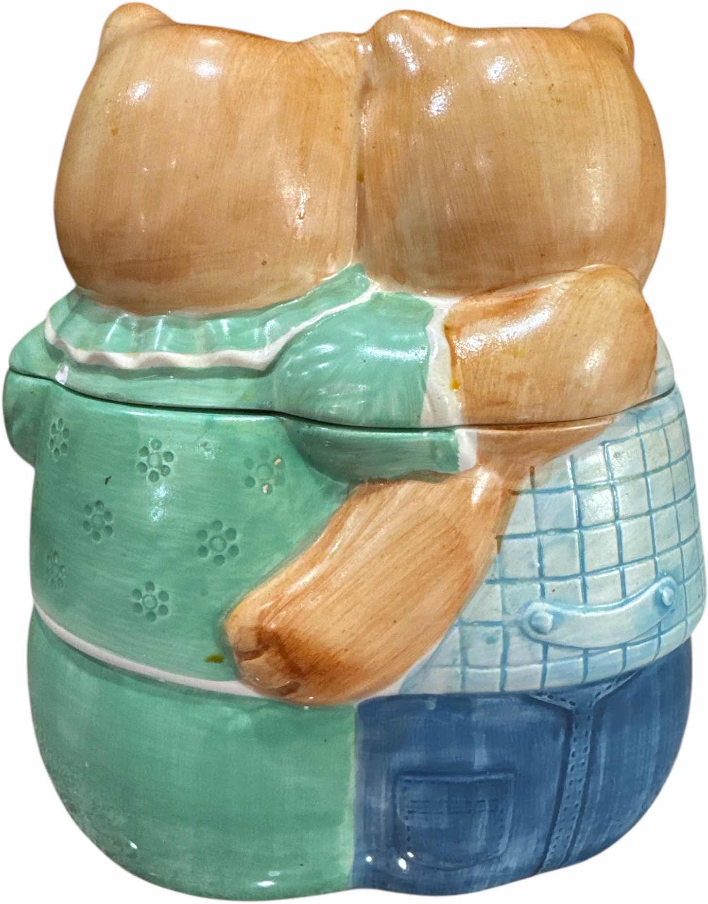 Photo 1 of VINTAGE GOLDILOCKS AND THE THREE LITTLE BEARS CERAMIC COOKIE JAR 
H10.5”