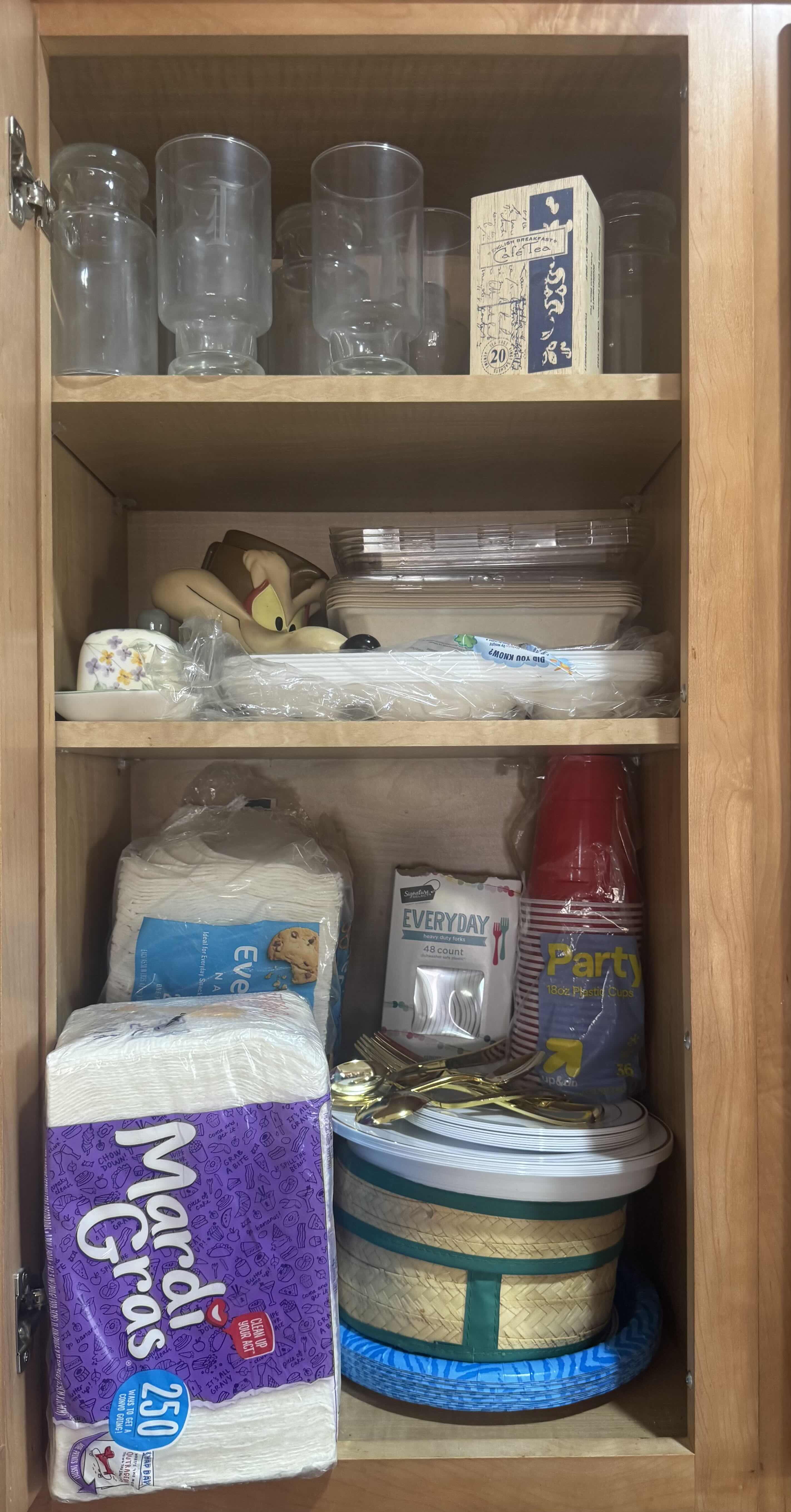 Photo 1 of CONTENTS OF CABINET