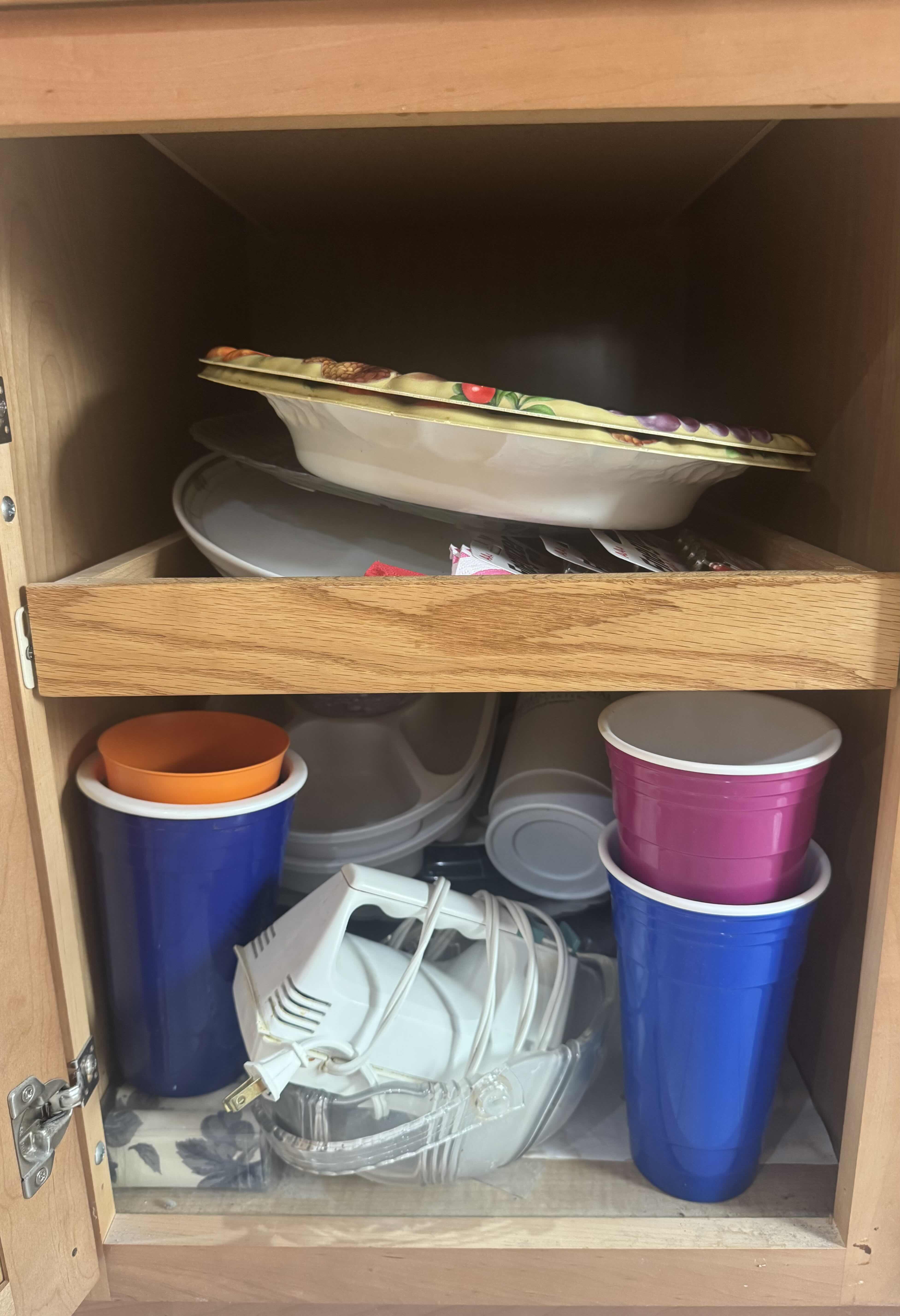 Photo 1 of CONTENTS OF CABINET