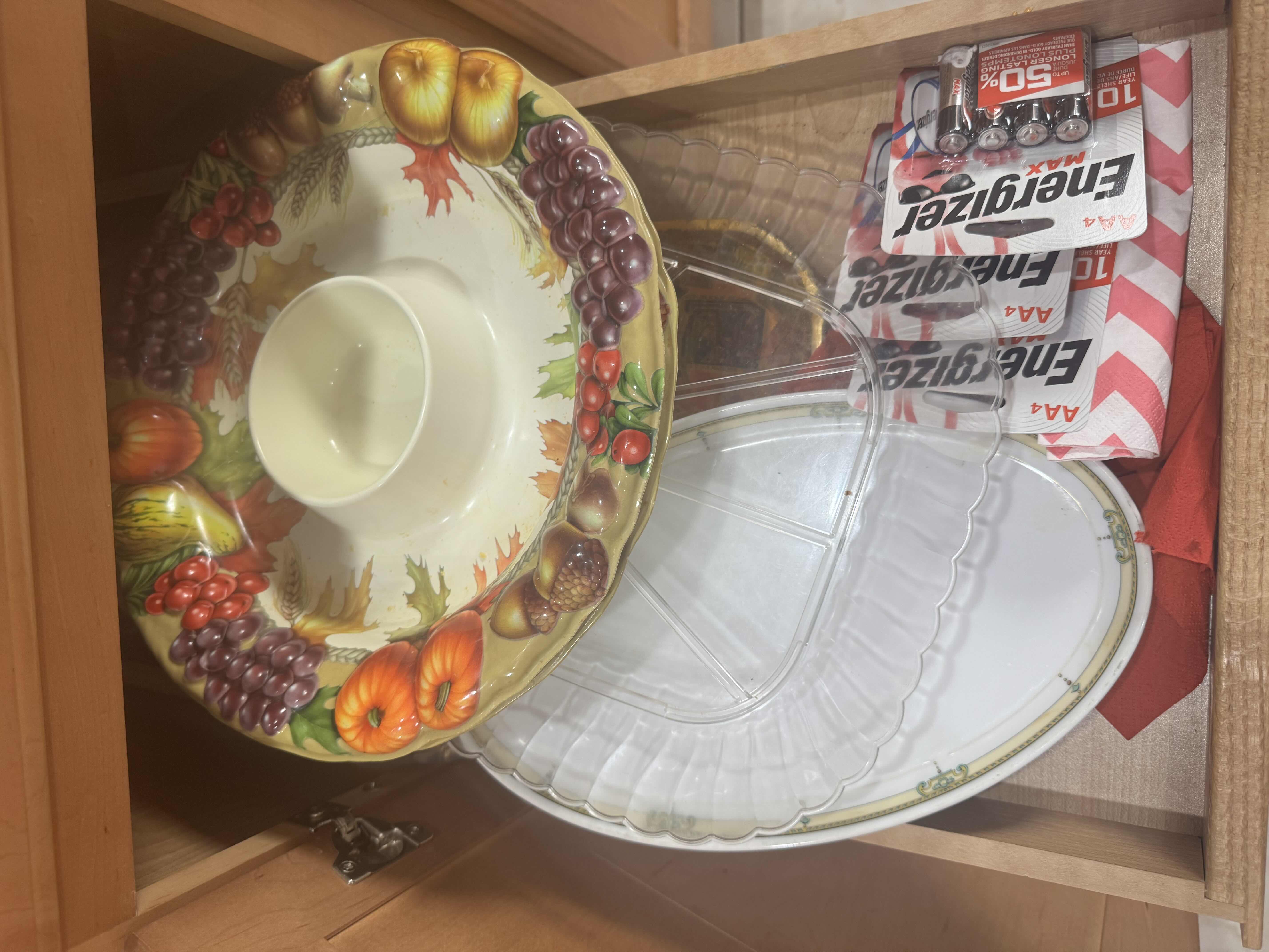 Photo 1 of CONTENTS OF CABINET