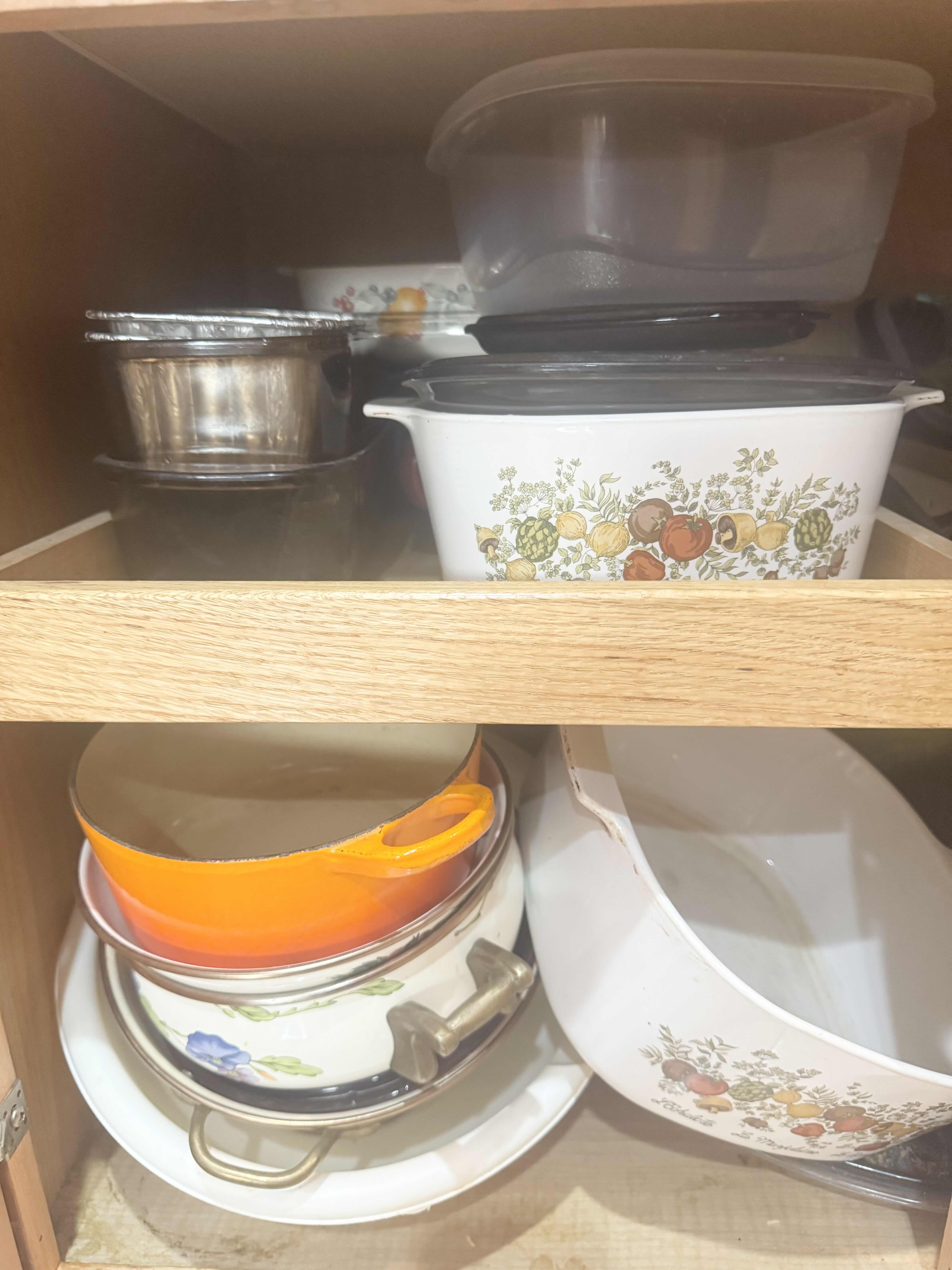 Photo 1 of CONTENTS OF CABINET