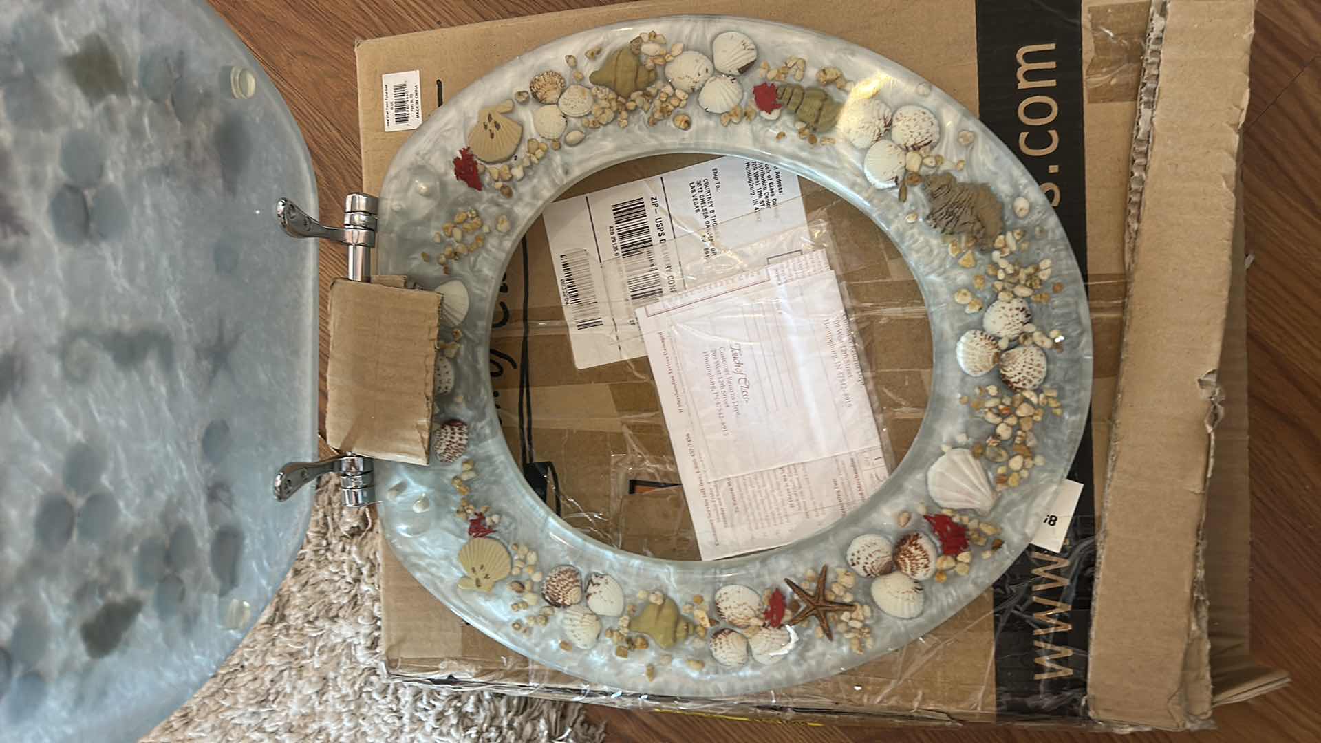 Photo 1 of NEW JEWEL SHELL RESIN OCEAN THEME TOILET SEAT