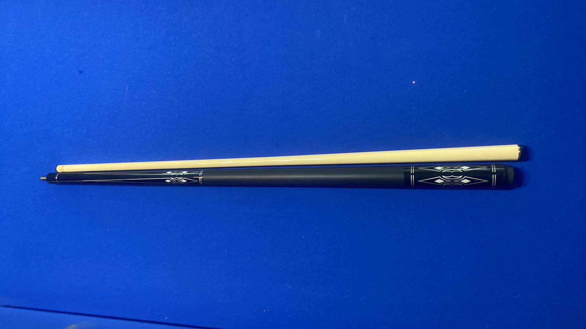 Photo 1 of CUETEC POOL QUE EST VALUE $168