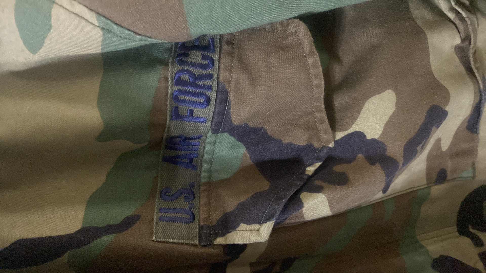 Photo 1 of US AIR FORCE CAMO JACKET SIZE MEDIUM WITH COLD WEATHER LINER