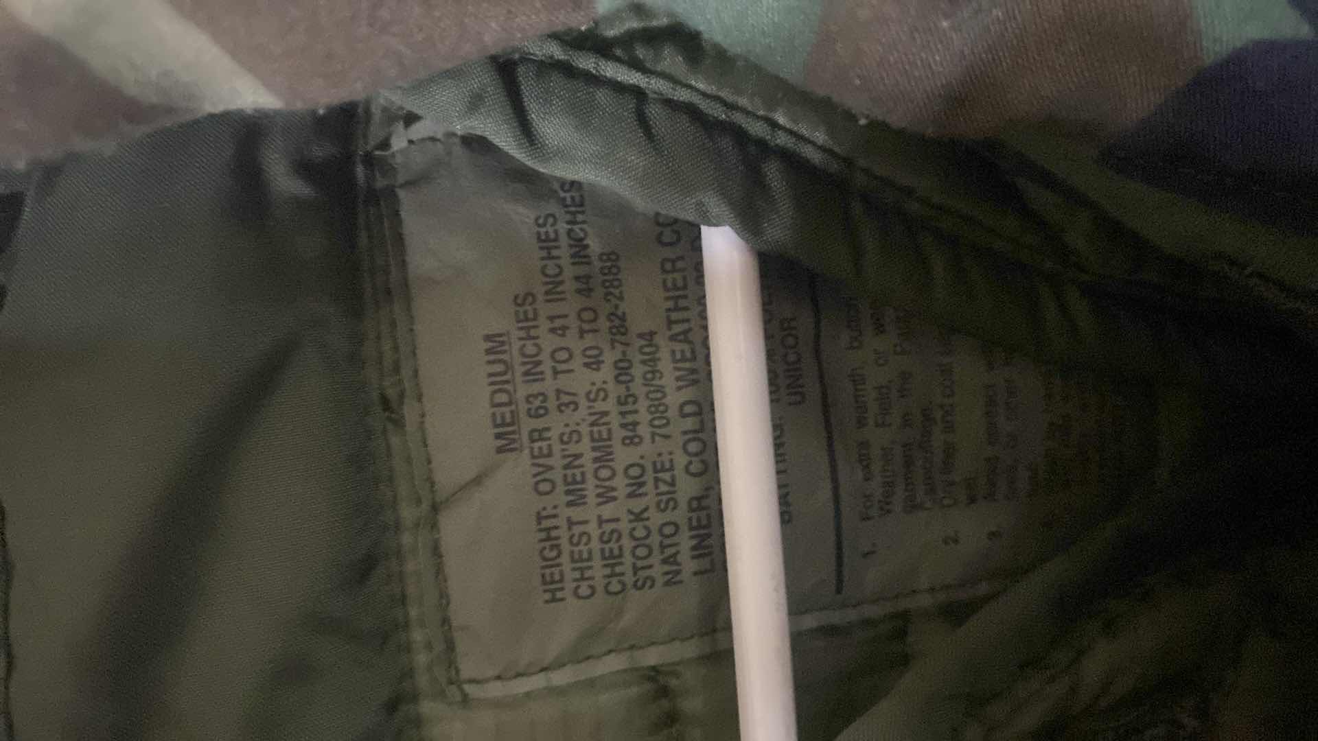 Photo 1 of US AIR FORCE CAMO JACKET SIZE MEDIUM WITH COLD WEATHER LINER