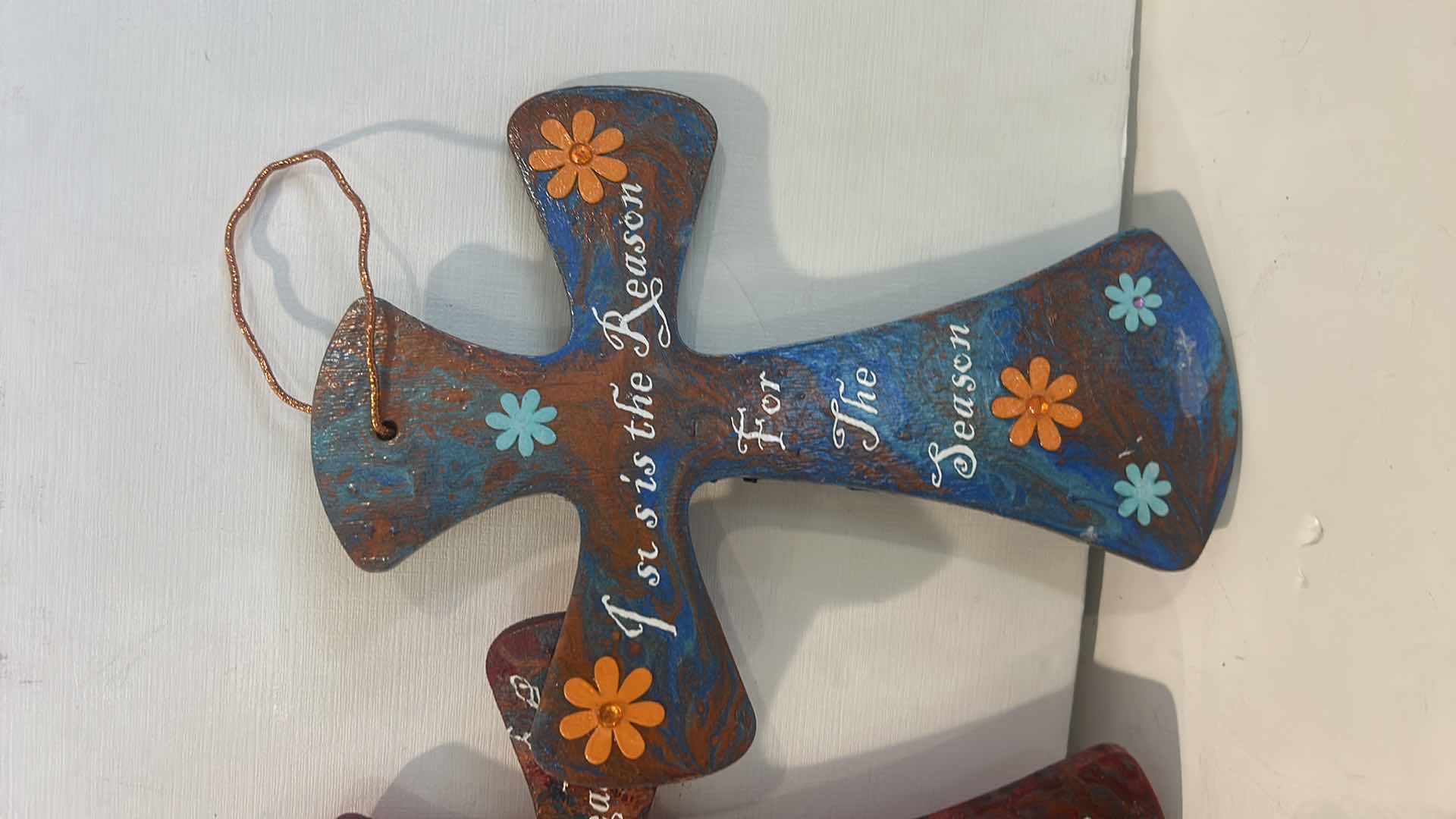 Photo 1 of RELIGIOUS DECOR- 6 CROSSES @9”, 2 PLAQUES