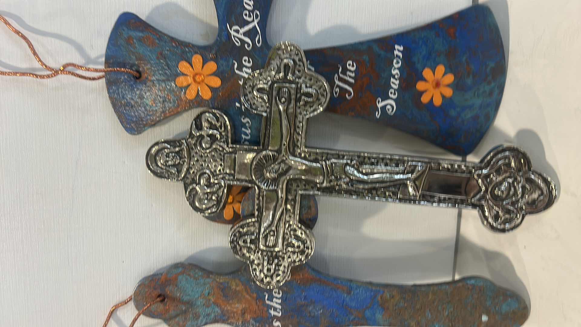 Photo 1 of RELIGIOUS DECOR- 6 CROSSES @9”, 2 PLAQUES