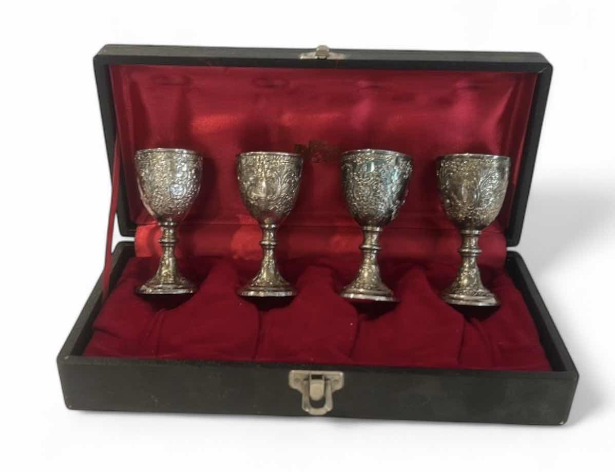 Photo 1 of VINTAGE C & CO SILVER PLATED SMALL GOBLETS H3.5”