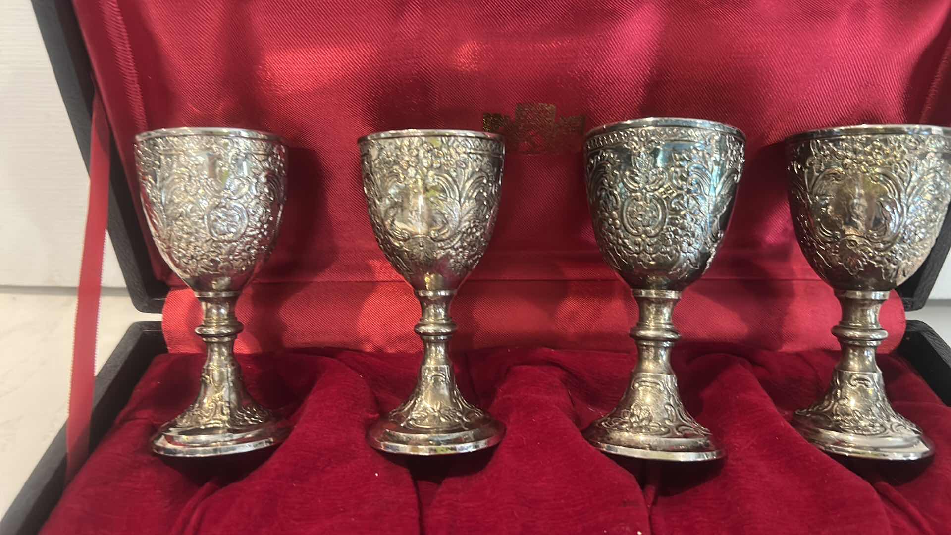 Photo 1 of VINTAGE C & CO SILVER PLATED SMALL GOBLETS H3.5”