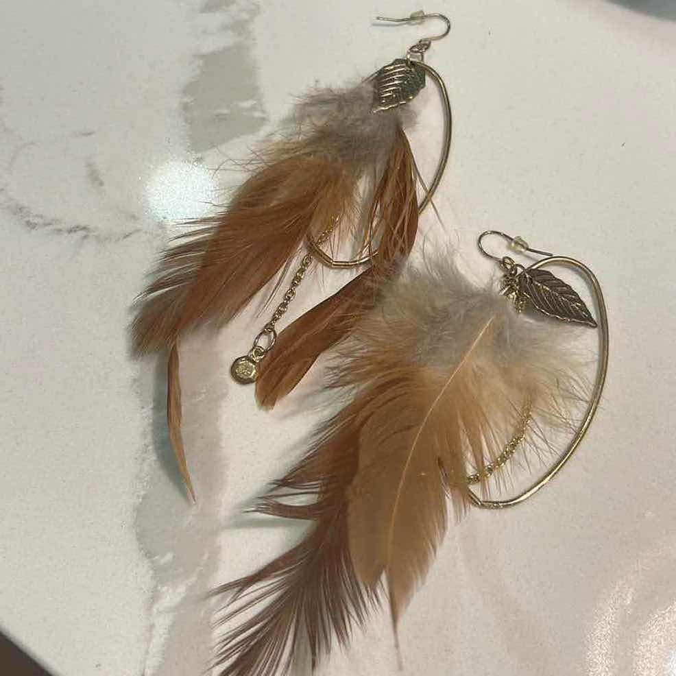 Photo 1 of JEWELRY - GOLD TONE FEATHER PIERCED EARRINGS