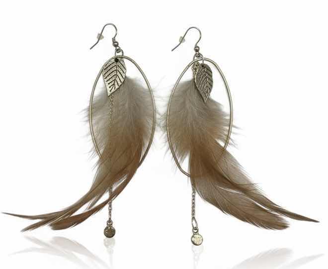 Photo 1 of JEWELRY - GOLD TONE FEATHER PIERCED EARRINGS