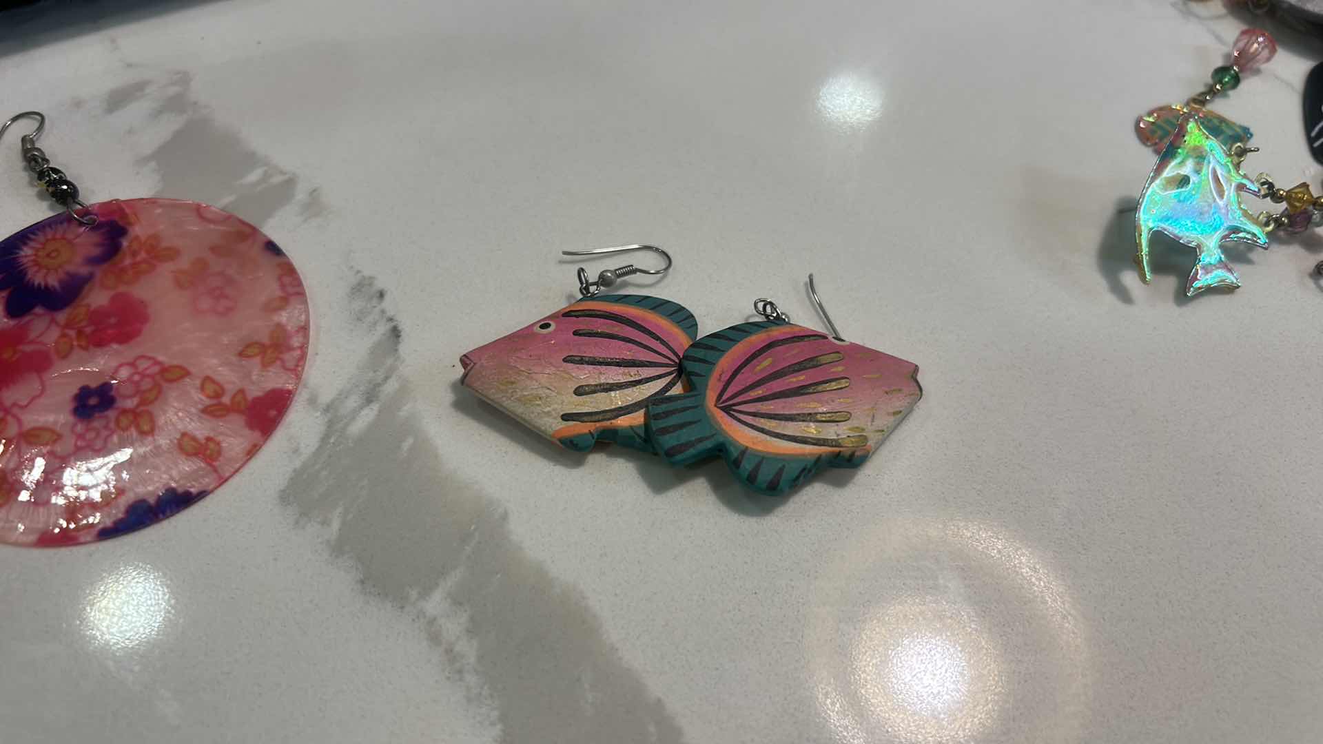 Photo 1 of 4 PIECES OF WOMENS JEWELRY - 2 BEADED LANYARD AND 3 PIERCED EARRINGS