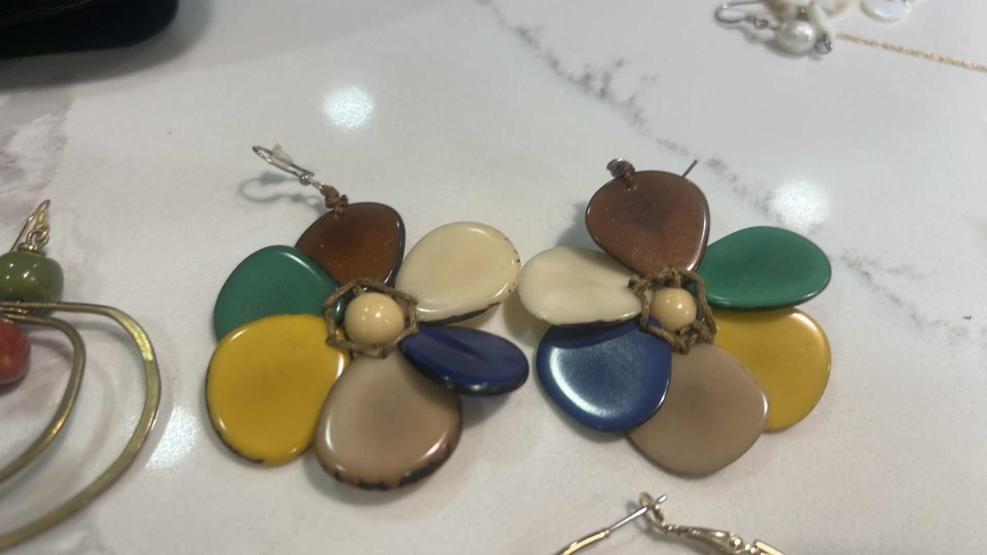 Photo 1 of 4 WOMENS JEWELRY- PIERCED EARRINGS