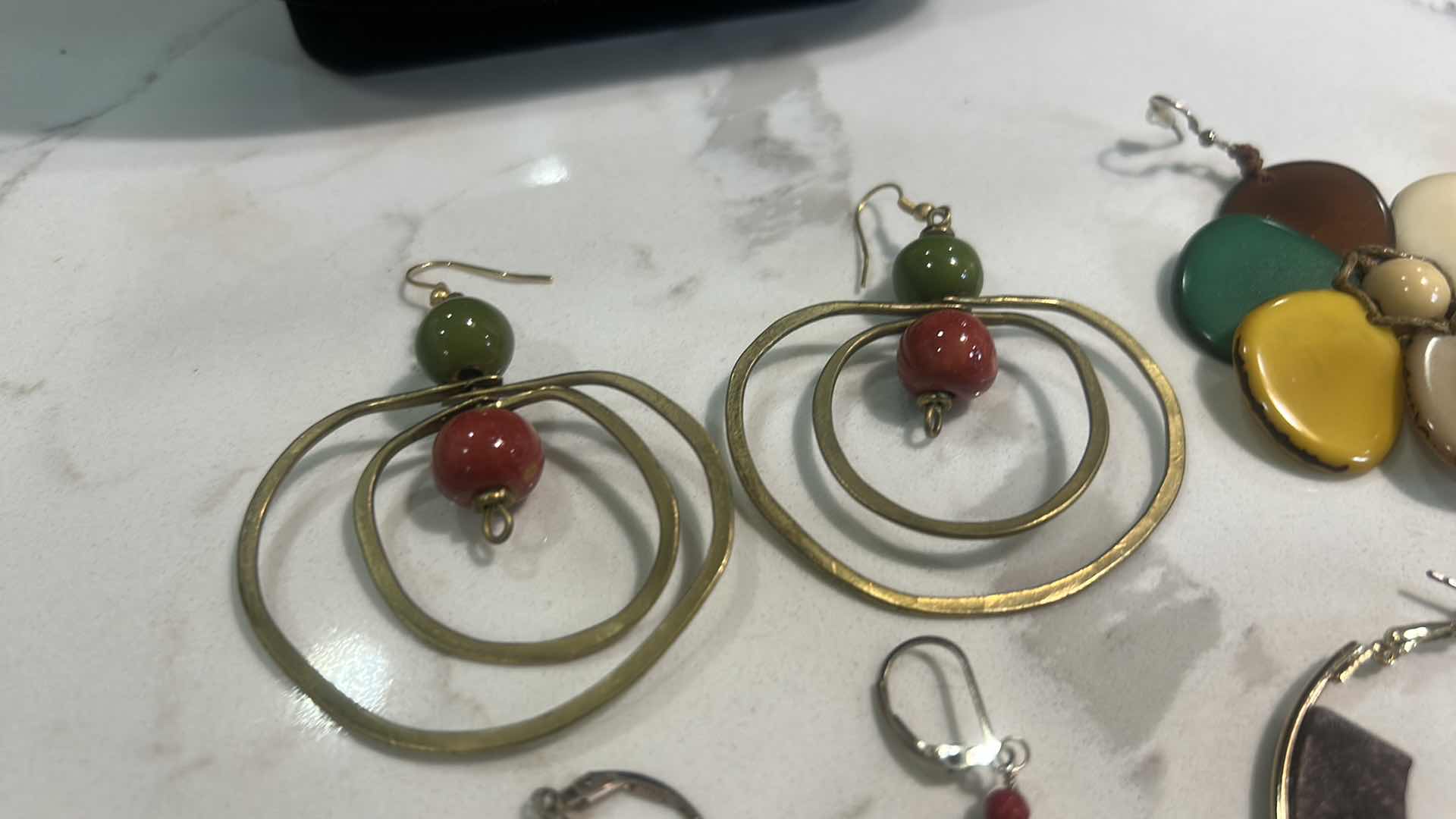 Photo 1 of 4 WOMENS JEWELRY- PIERCED EARRINGS