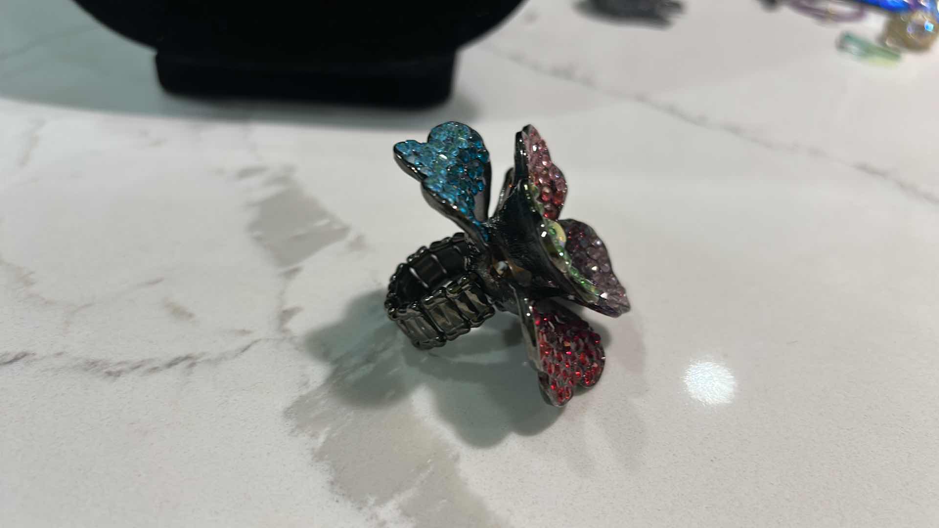 Photo 1 of 6 WOMENS FUN PIECES OF JEWELRY-, SHAMROCK PIERCED EARRINGS, CHRISTMAS EARRINGS, SF GIANTS NECKLACE AND BRACELET, SPARKLING FLOWER STRETCH RING AND HEART EARRINGS