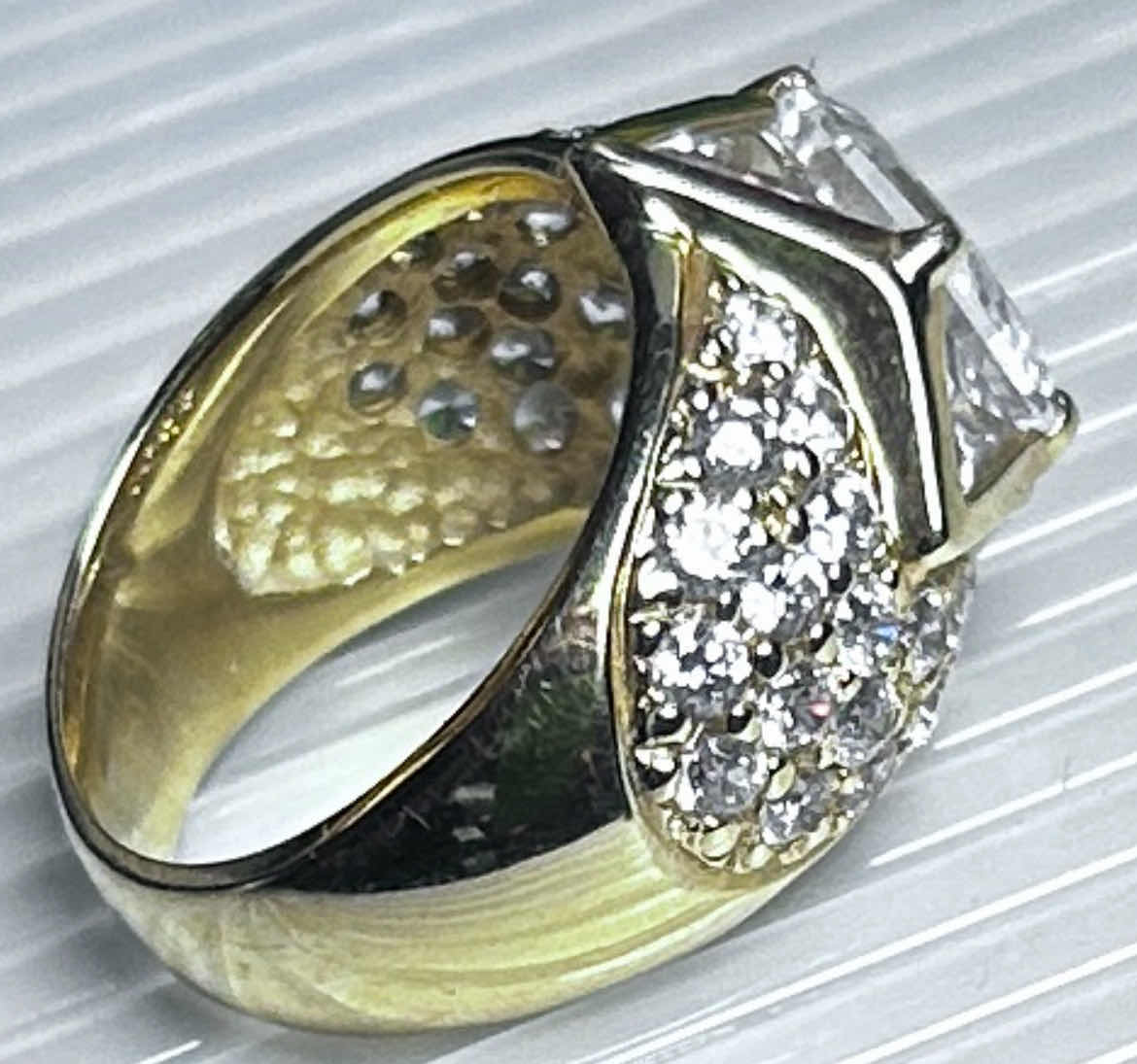 Photo 1 of 14K YELLOW GOLD RING WITH GLASS AND CZ STONES ESTIMATED SIZE 7 7.5