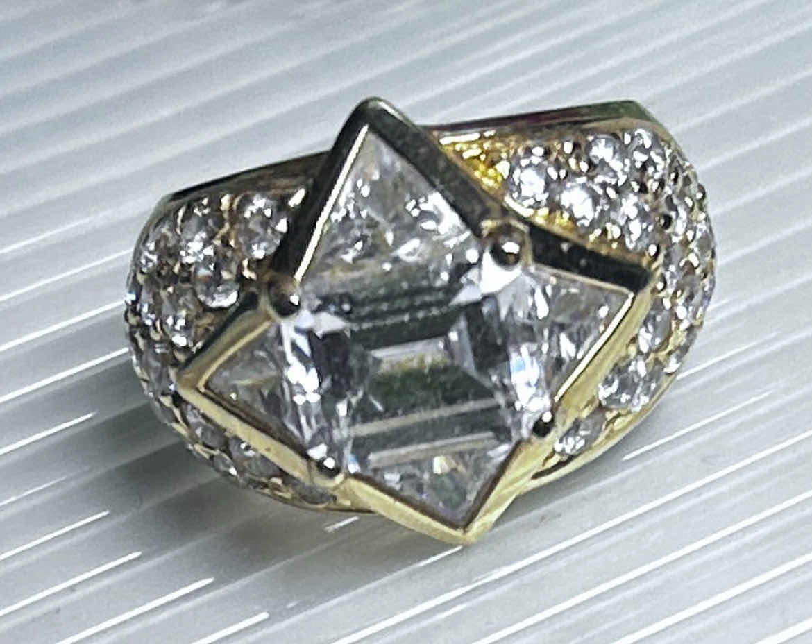 Photo 1 of 14K YELLOW GOLD RING WITH GLASS AND CZ STONES ESTIMATED SIZE 7 7.5