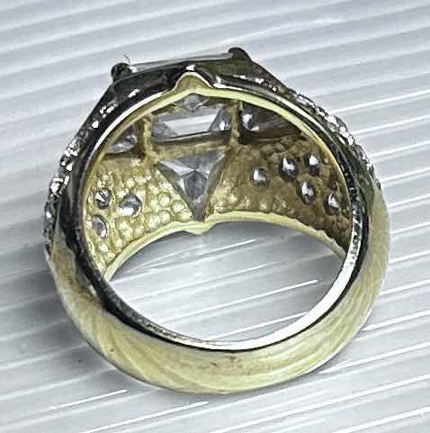 Photo 1 of 14K YELLOW GOLD RING WITH GLASS AND CZ STONES ESTIMATED SIZE 7 7.5