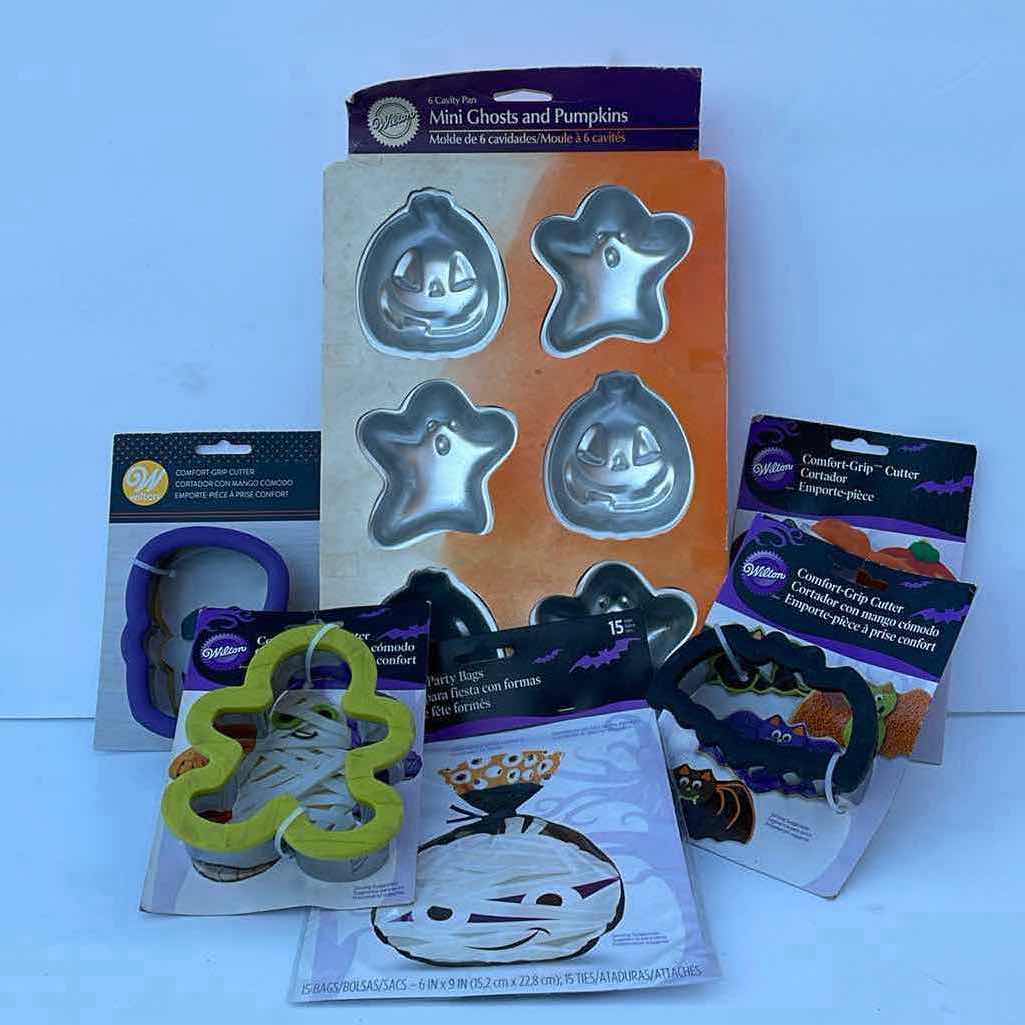 Photo 1 of NEW WILTON HALLOWEEN BAKING CAVITY PAN W/ MINI GHOSTS AND PUMPKINS & COOKIE CUTTERS - RETAIL PRICE $50.00