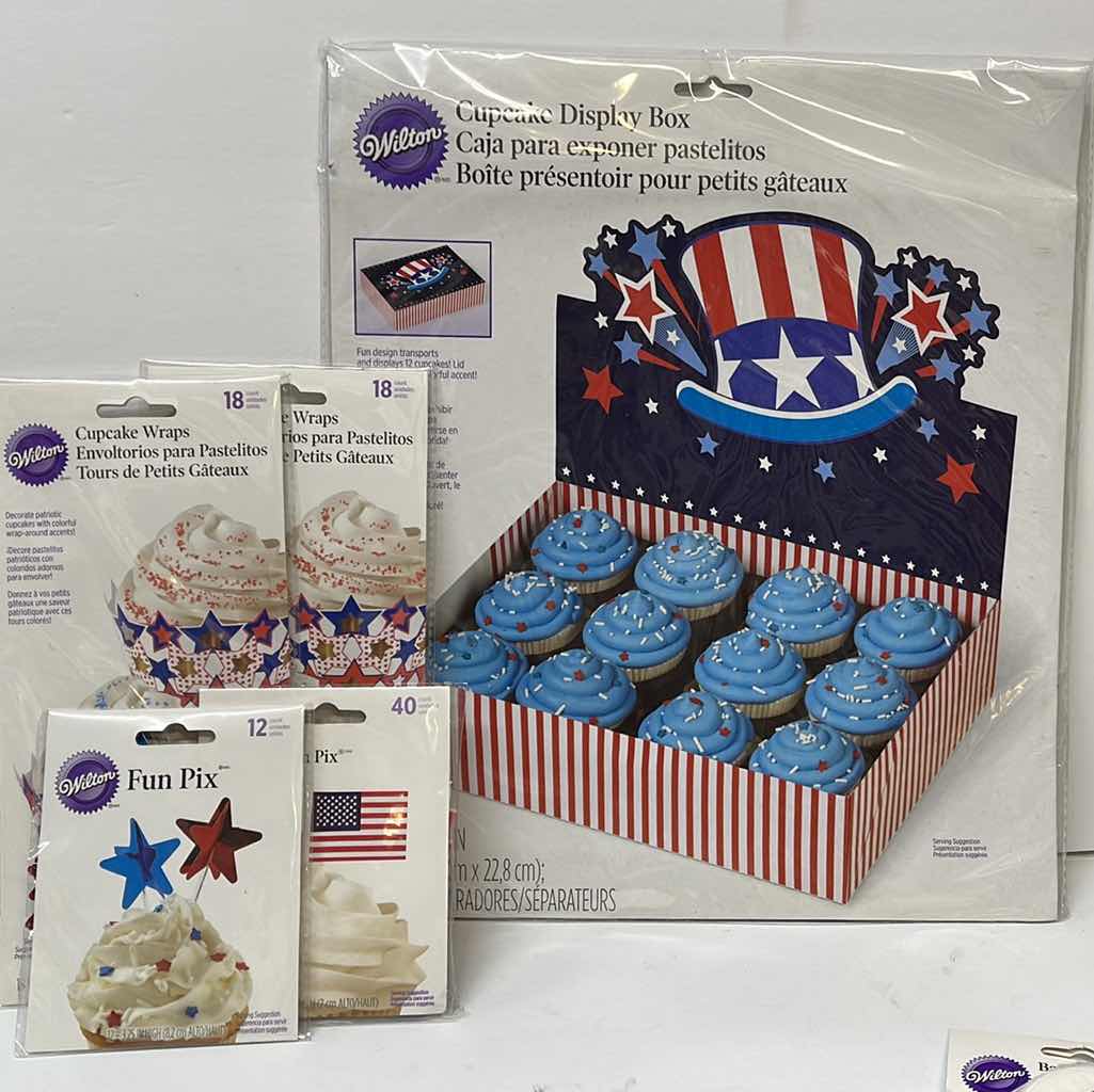 Photo 2 of NIB WILTON AMERICAN HOLIDAY PARTY COLLECTION & MAKE’N MOLD STAR POPS CANDY MOLDS - RETAIL PRICE $50.00