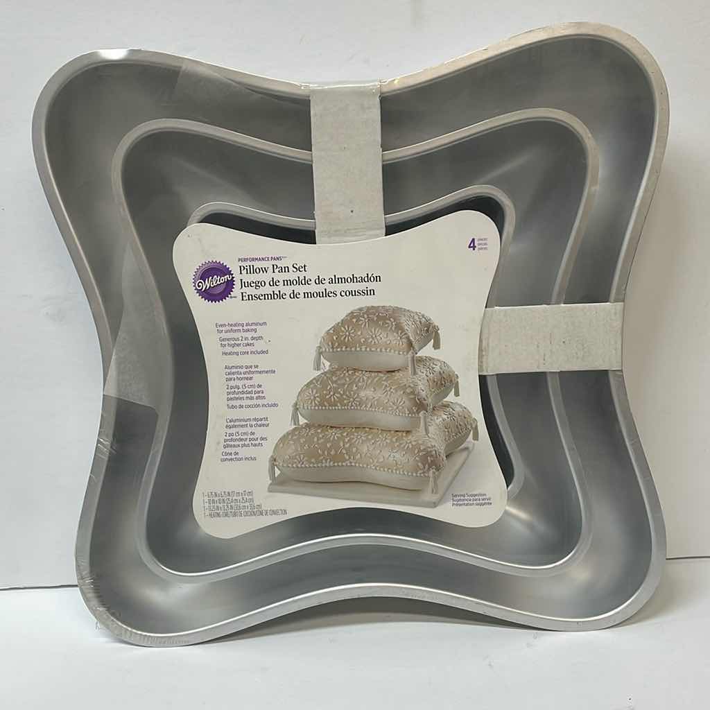 Photo 1 of NIB WILTON PERFORMANCE PANS “PILLOW PAN SET “ - RETAIL PRICE $39.99