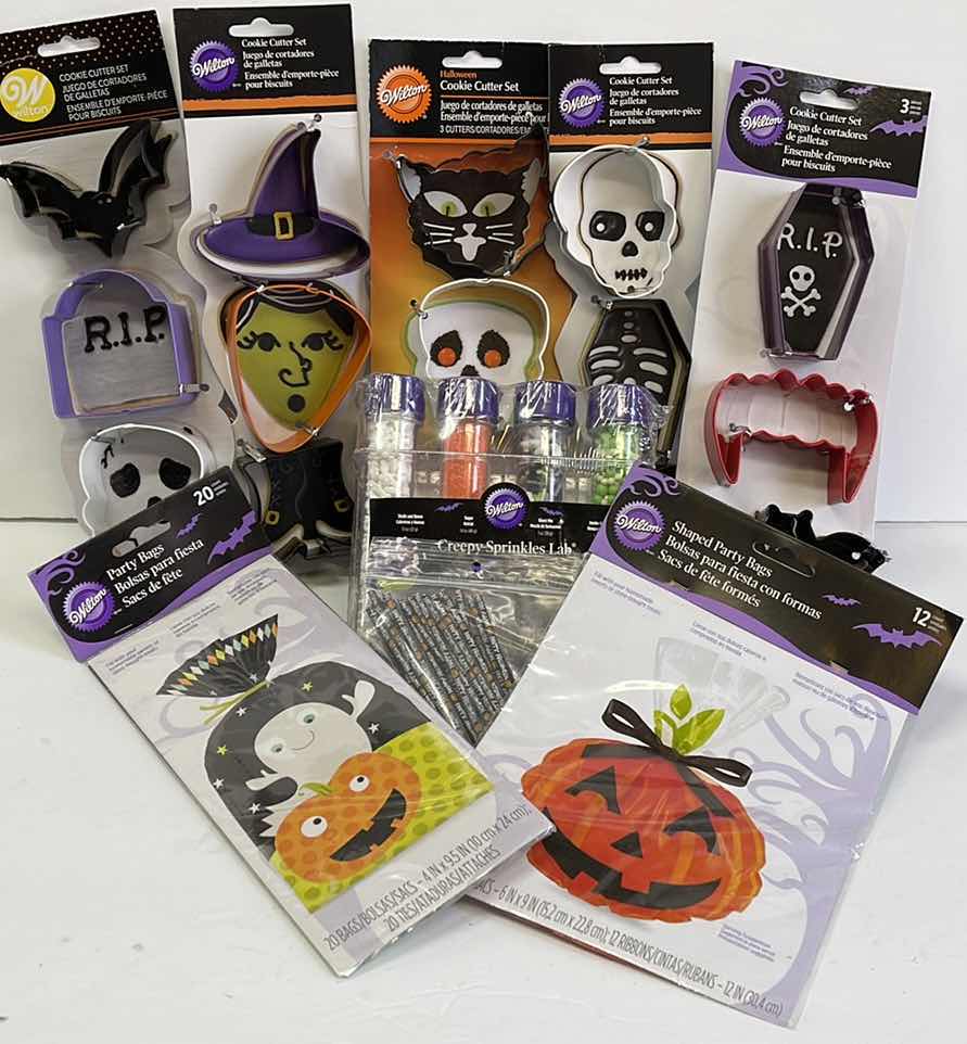 Photo 1 of NWT WILTON HALLOWEEN COOKIE CUTTERS, TREAT BAGS & CREEPY SPRINKLES LAB- RETAIL PRICE $50.00